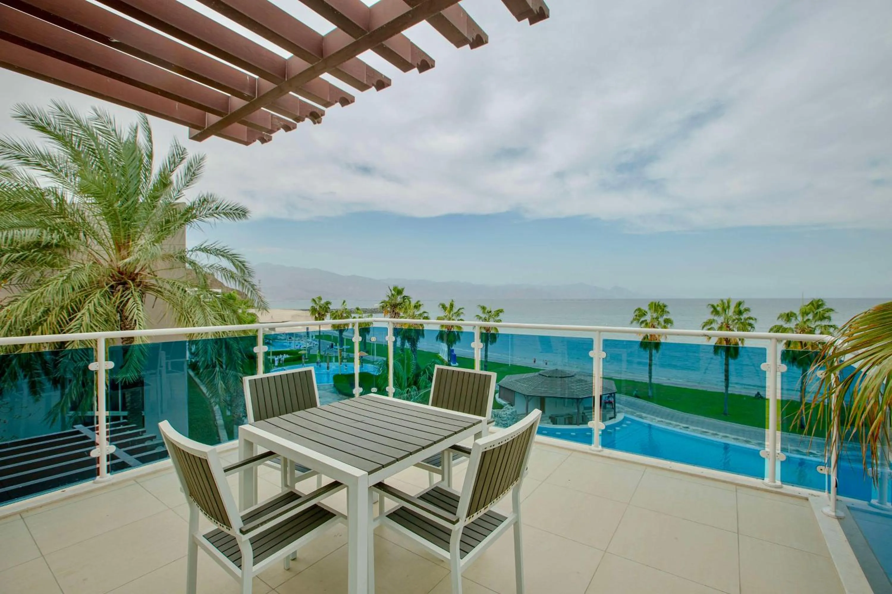 Grand Suite with Balcony and Ocean View in Radisson Blu Resort, Fujairah