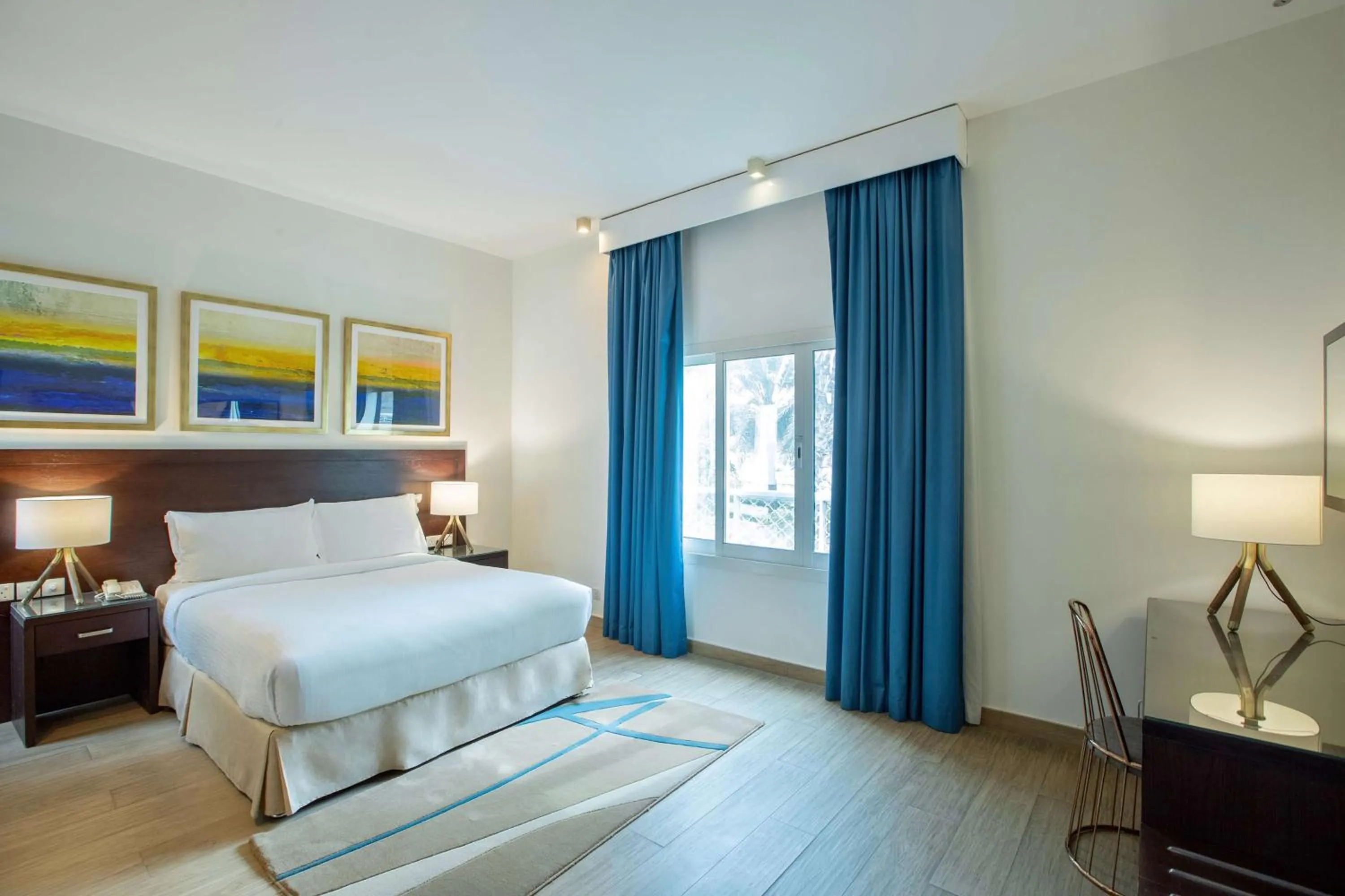 Junior Suite with Balcony and Ocean View in Radisson Blu Resort, Fujairah