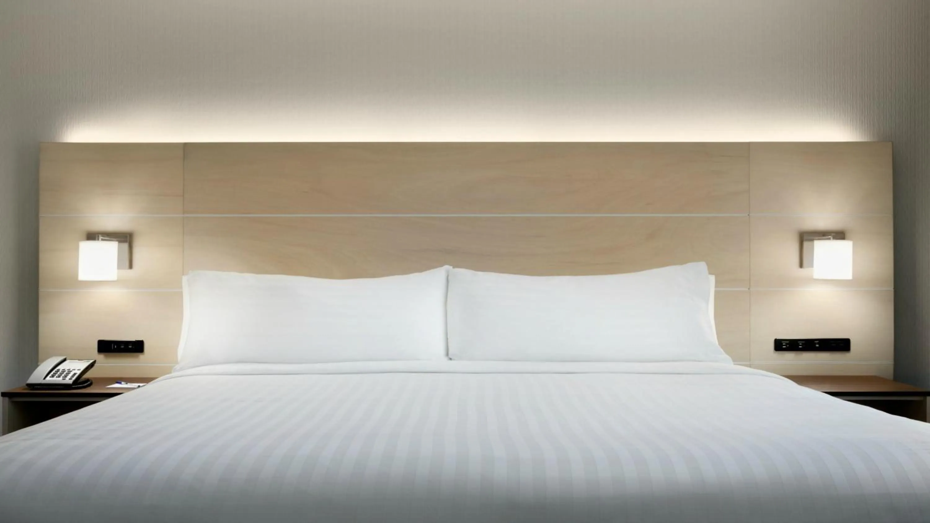 Standard King Room with Sofa Bed in Holiday Inn Express - Williamsburg Busch Gardens Area by IHG