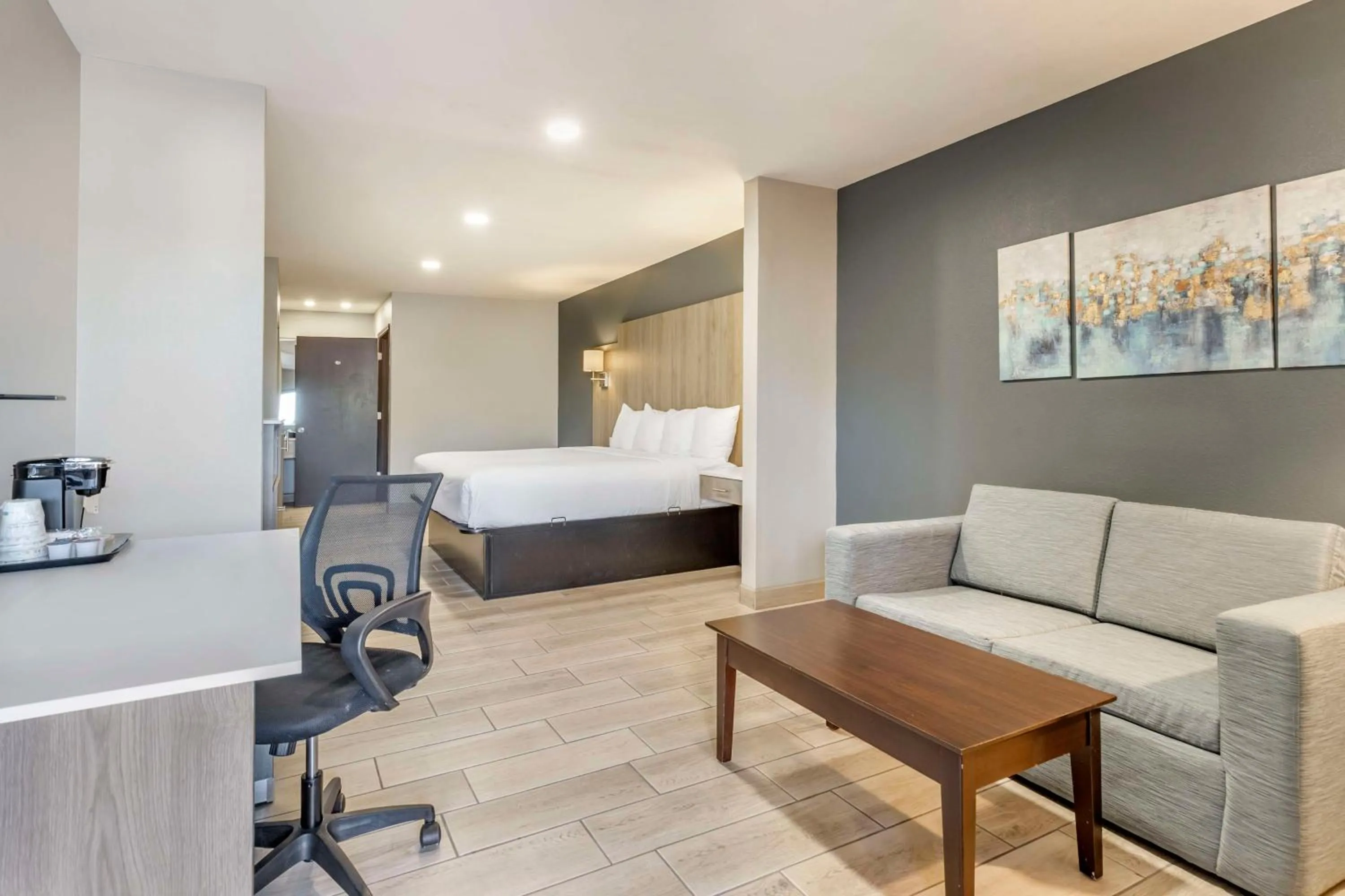 Junior King Suite - Non-Smoking in Best Western Plus Edinburg Inn & Suites