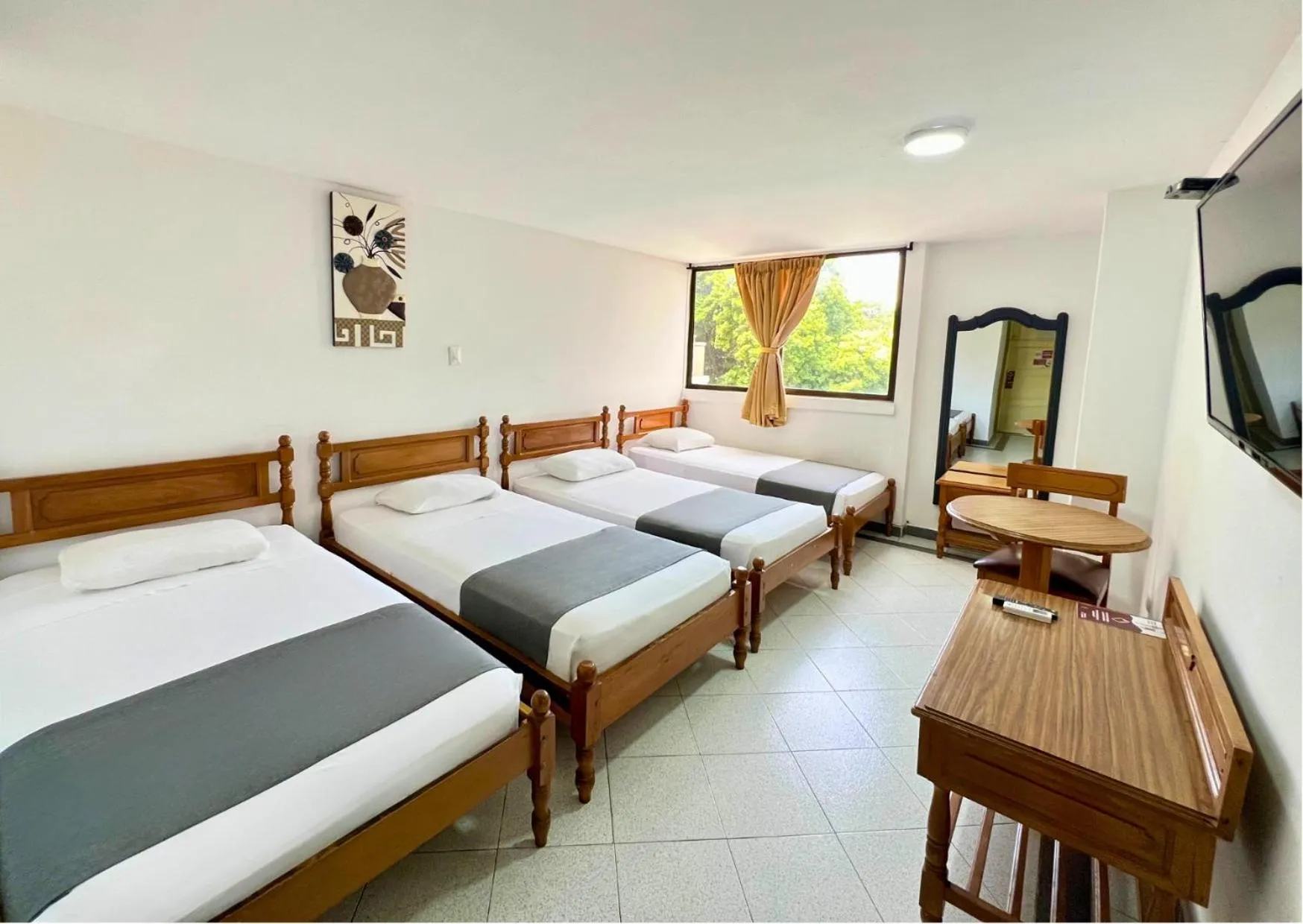 Quadruple Room in Hotel Casa Ballesteros