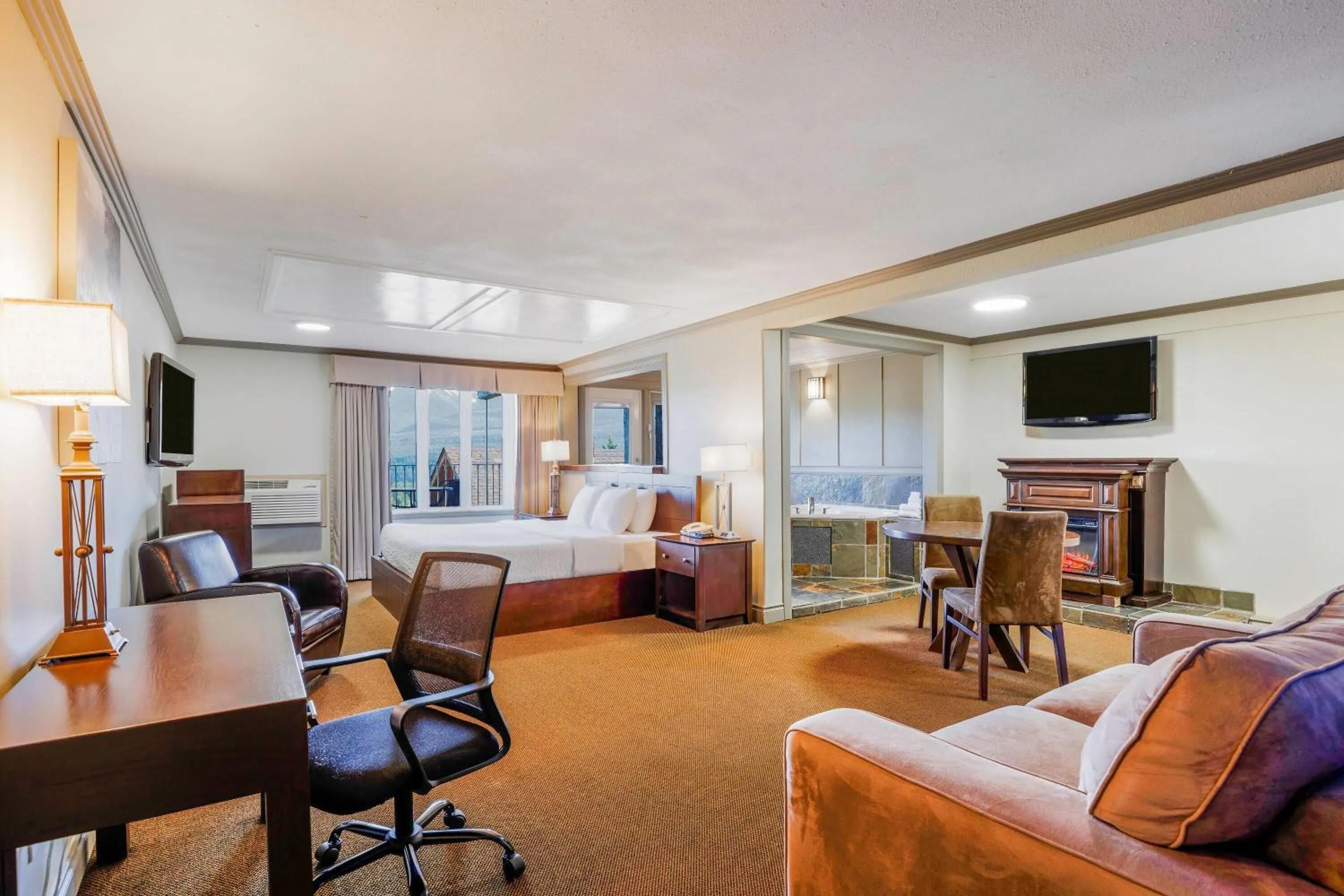 Efficiency King Room - Non-Smoking in Days Inn by Wyndham Golden