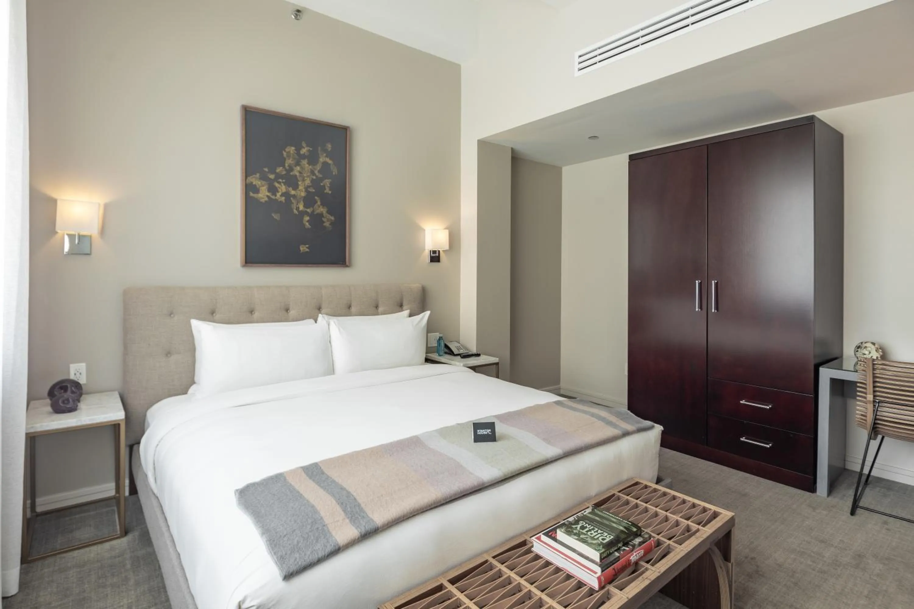 Superior Queen Room in Stanton House El Paso