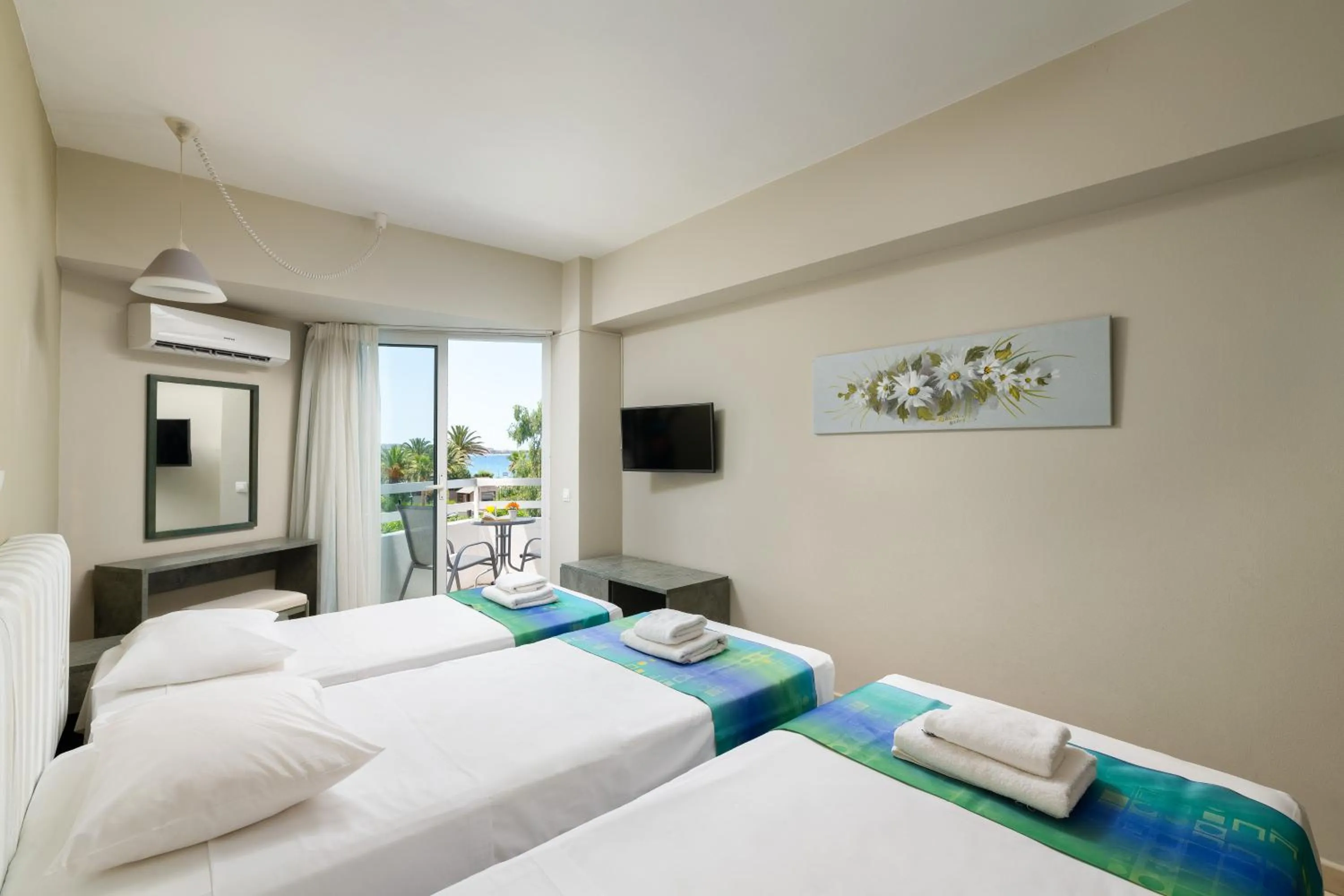 Superior Triple Room with Sea View in Lito Hotel