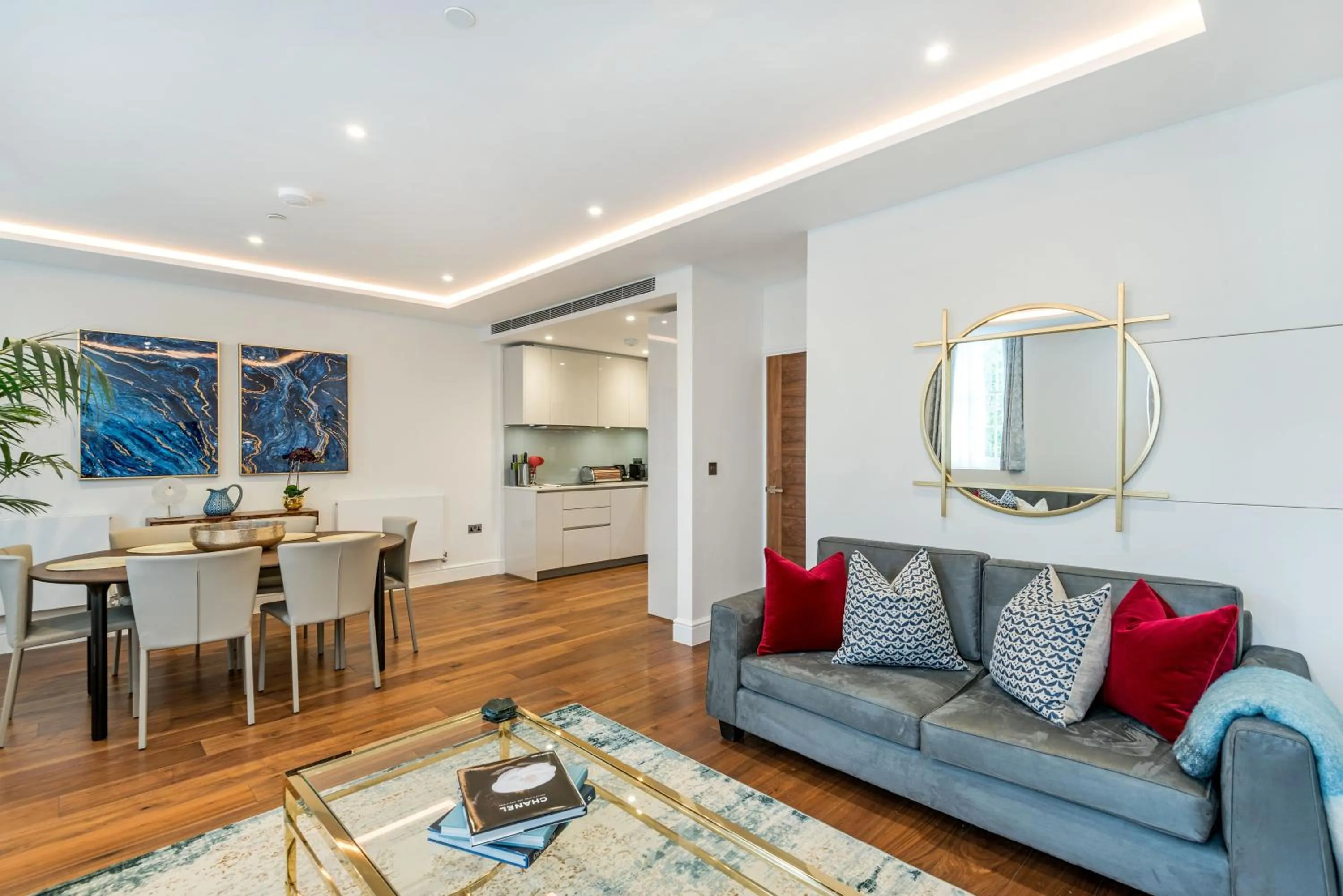 The Theodore Suite Apartment in Buckingham & Lloyds