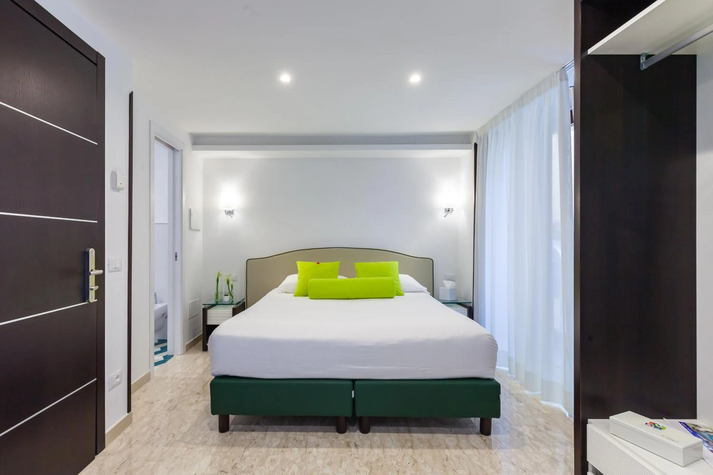 Deluxe Apartment in Sorrento Flats