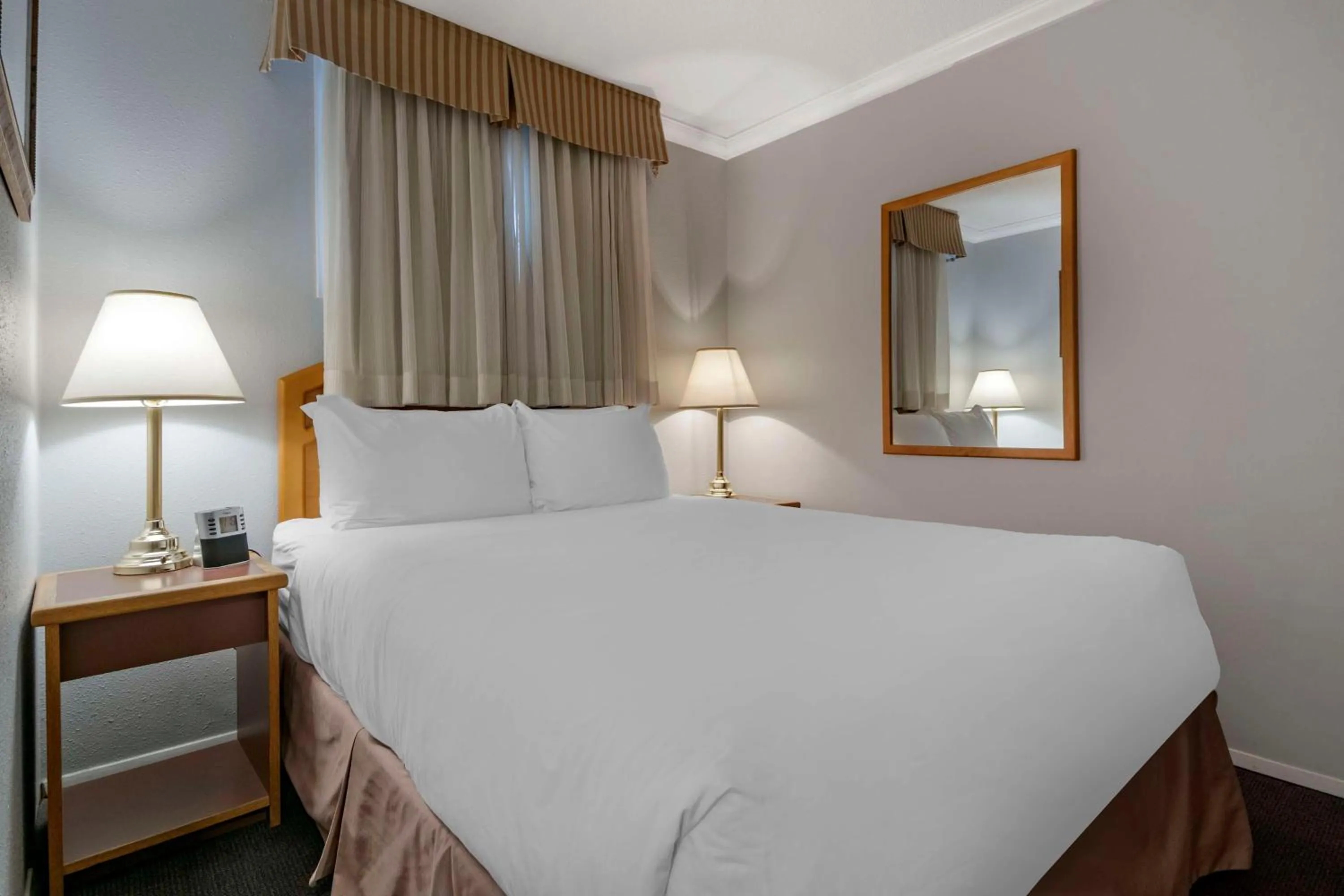 Double Room with Two Double Beds and Kitchenette - Non-Smoking in Best Western Inn at Penticton