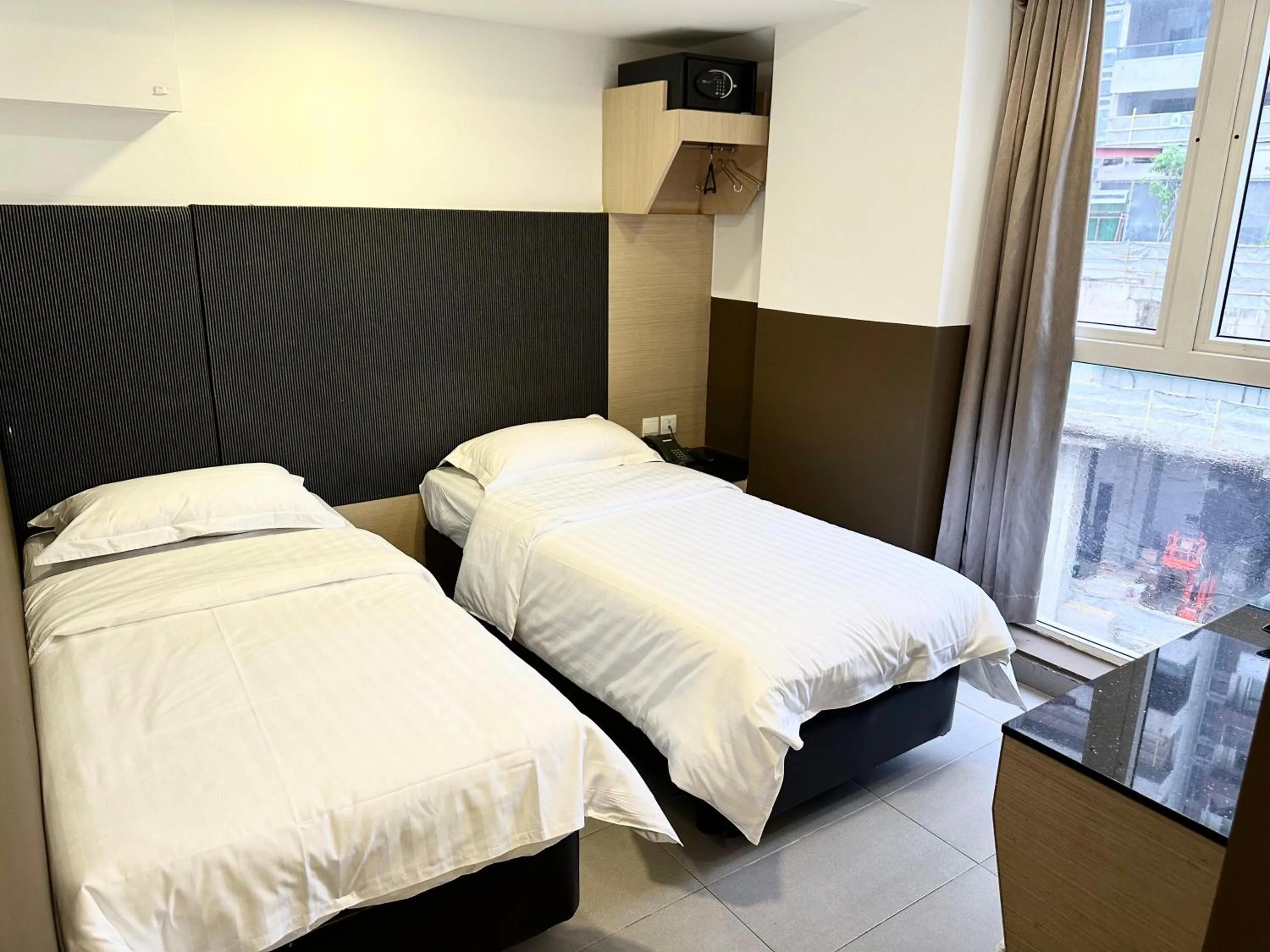 SNOOZE Deluxe Executive Twin in The Snooze Hotel at Bugis