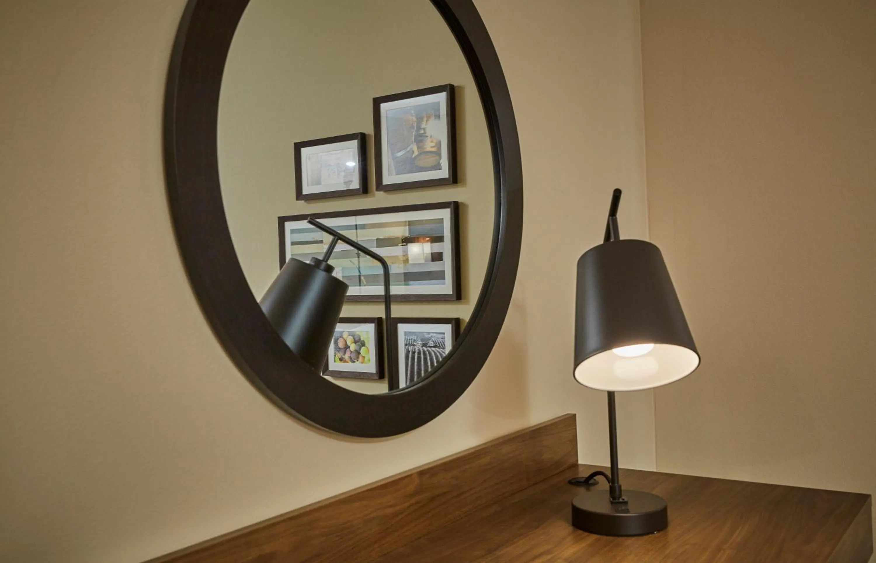 King Room with Sofa Bed - Non-Smoking in Hampton Inn & Suites Roseburg