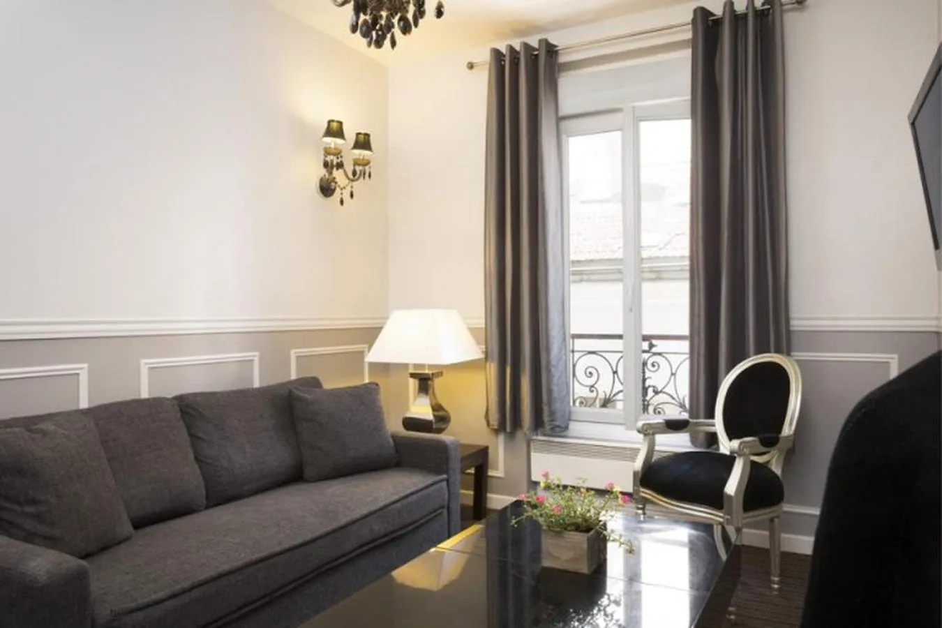 Apartment in Bastille Hostel