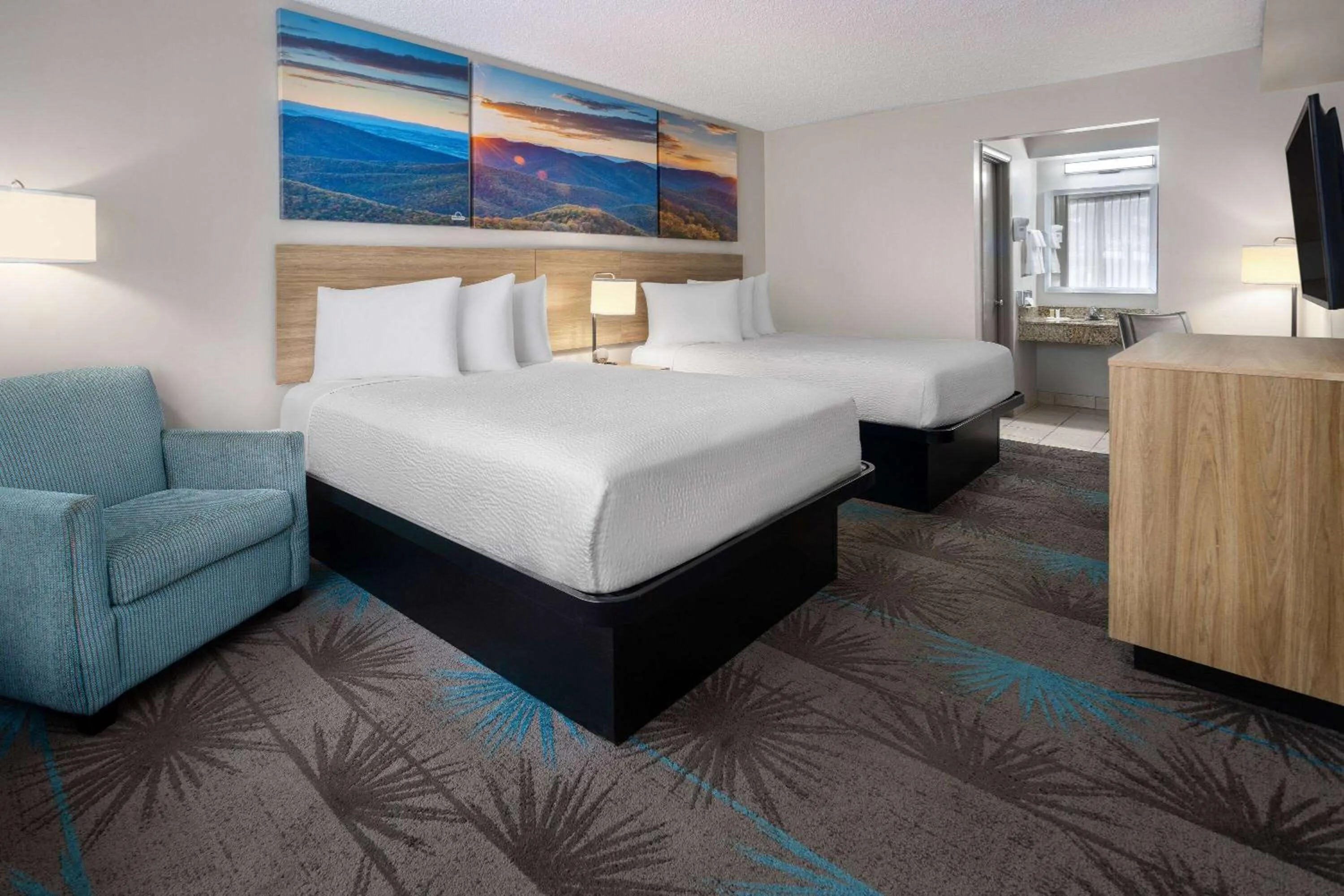 Deluxe Double Room with Two Double Beds - Non-Smoking in Days Inn of Frederick by Wyndham