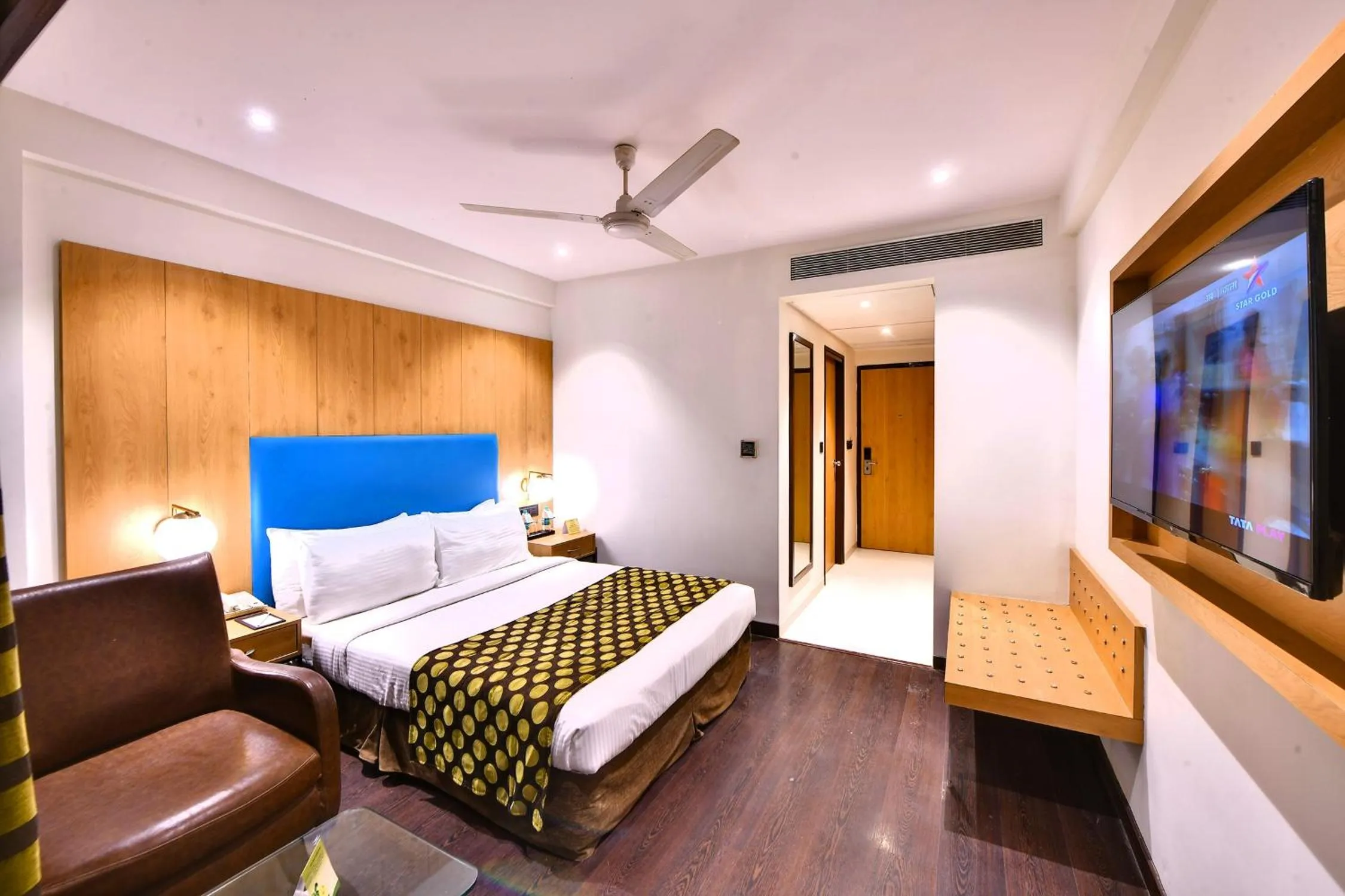 Winter Green Room, 1 Queen Bed - single occupancy in The Fern Residency, Subhash Bridge, Ahmedabad