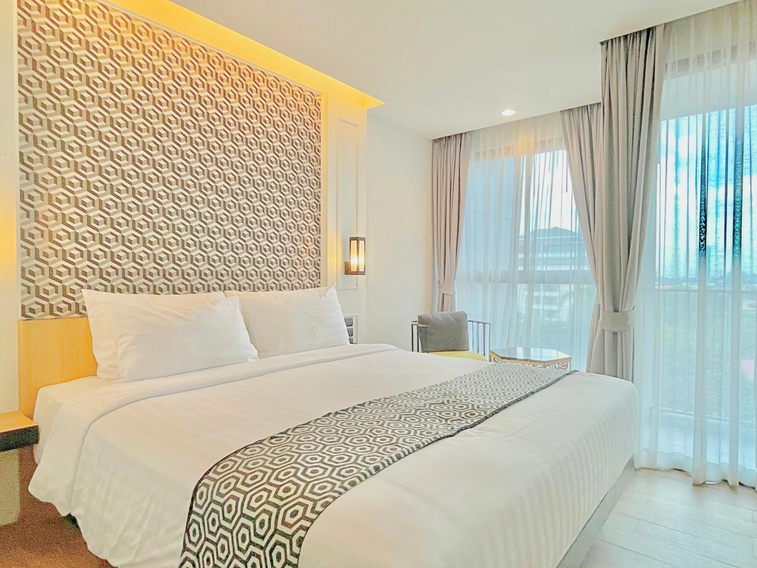 Deluxe King Room in Chezzotel Pattaya