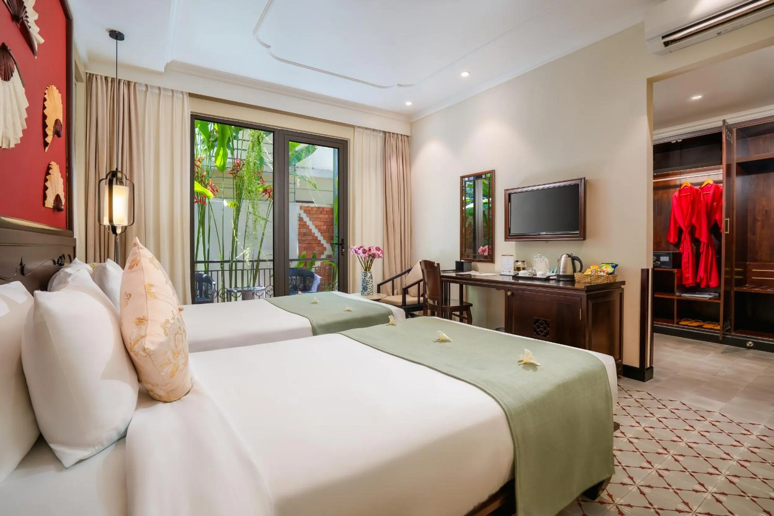 Superior Twin Room with Large Window in Laluna Hoi An Riverside Hotel & Spa