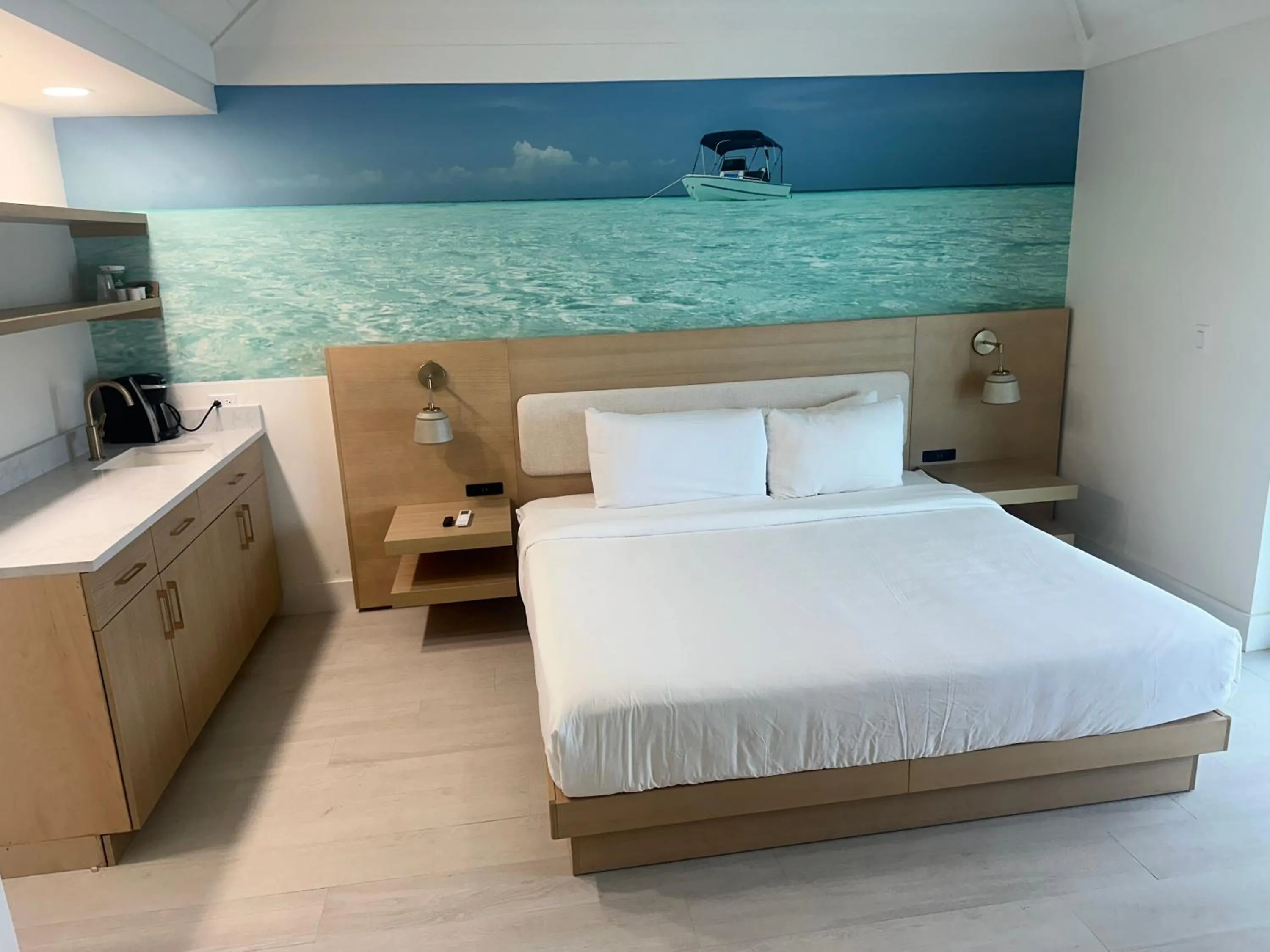 PQ4 Pool View 2 Queen in Peace and Plenty Resort