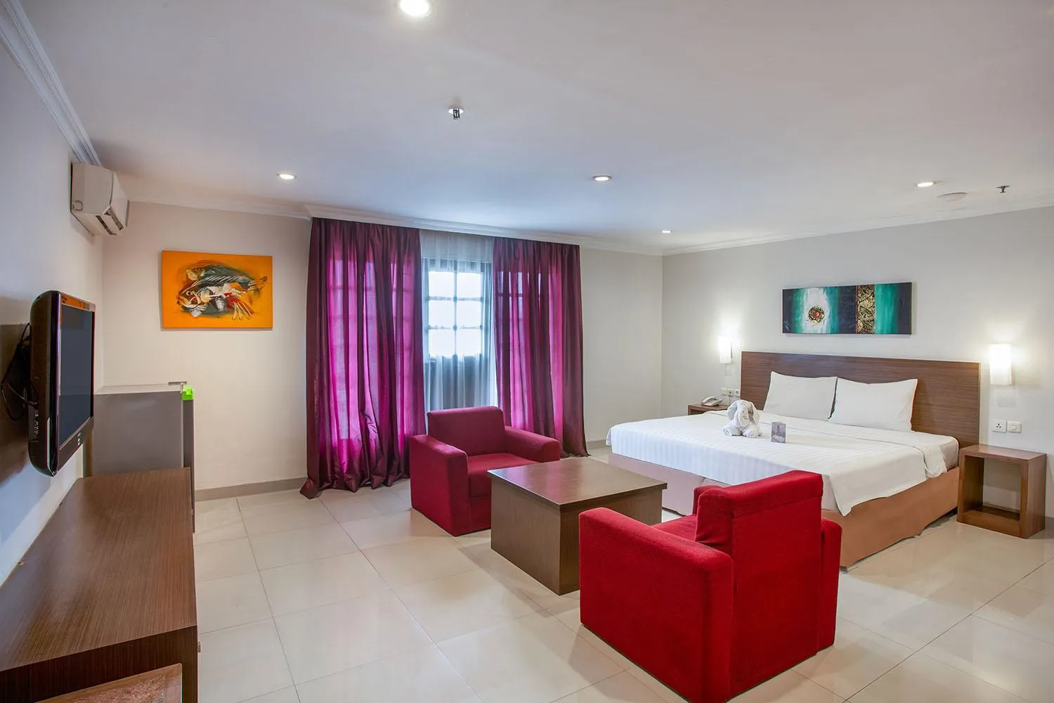 Junior Suite in 1O1 URBAN Jakarta Thamrin