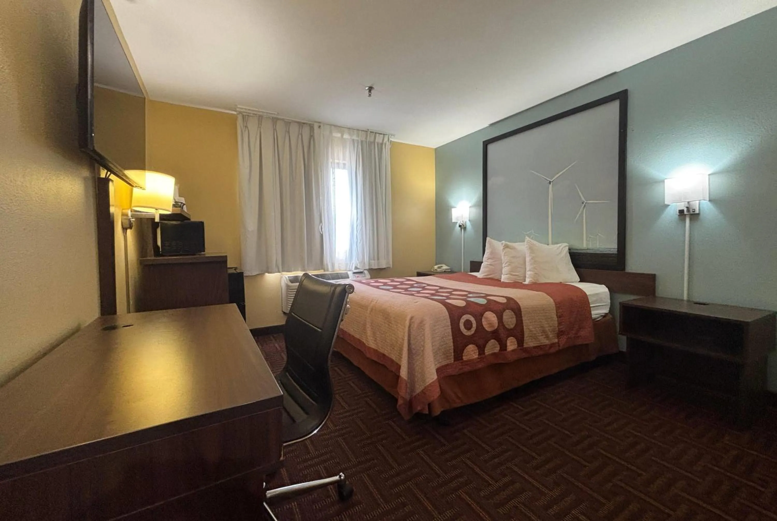 Queen Room - Disability Access/Non-Smoking in Super 8 by Wyndham Peoria