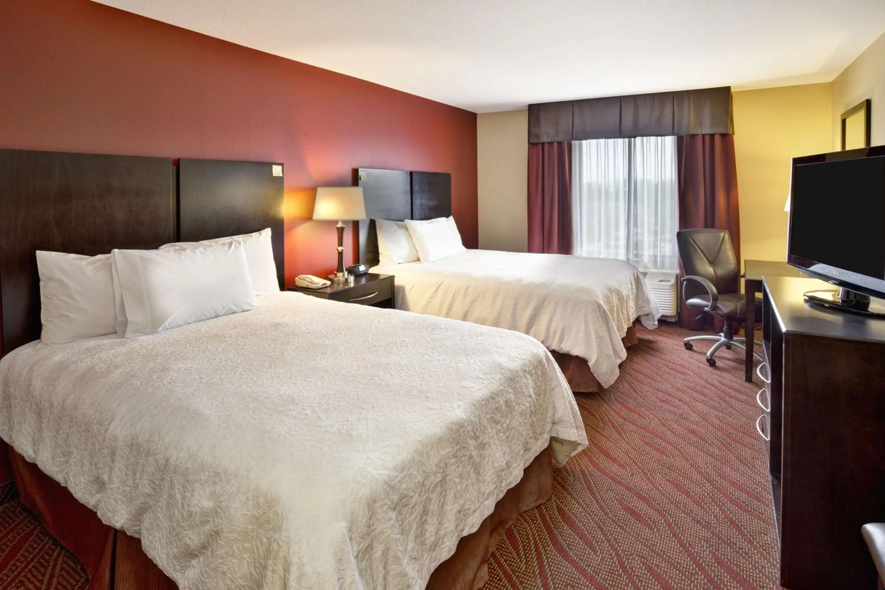 Queen Room with Two Queen Beds - Mobility and Hearing Access/Non-Smoking in Hampton Inn Ft Wayne