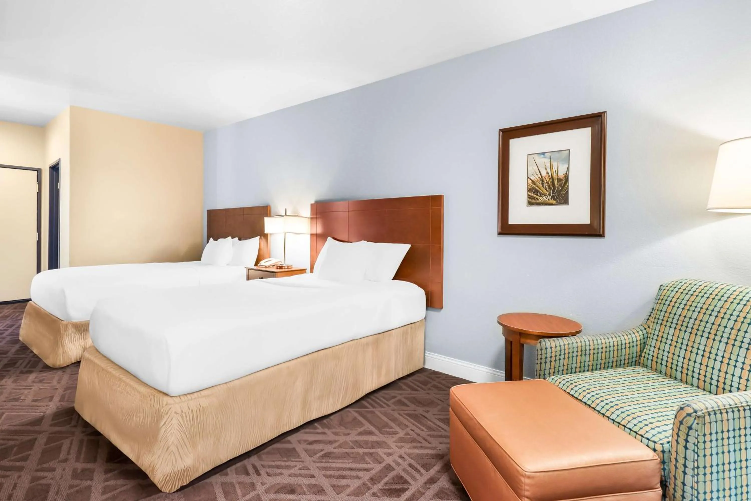 Double Room with Bathtub and Two Double Beds - Non-Smoking  in Sure Stay Plus by Best Western Twentynine Palms Joshua Tree