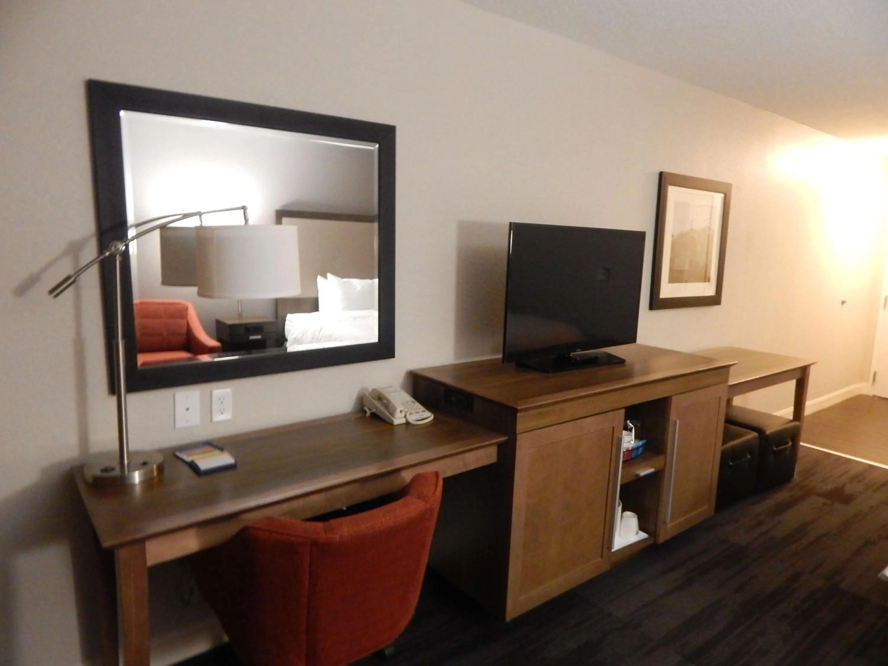 Queen Room with Two Queen Beds - Hearing Access/Non-Smoking in Hampton Inn Heath