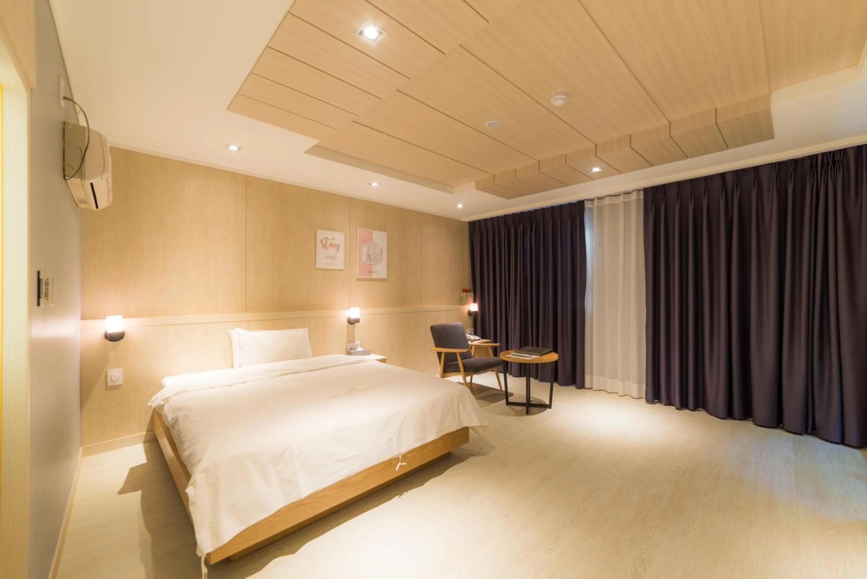 One-Bedroom Suite in Reborn Suwon Silkroad Hotel
