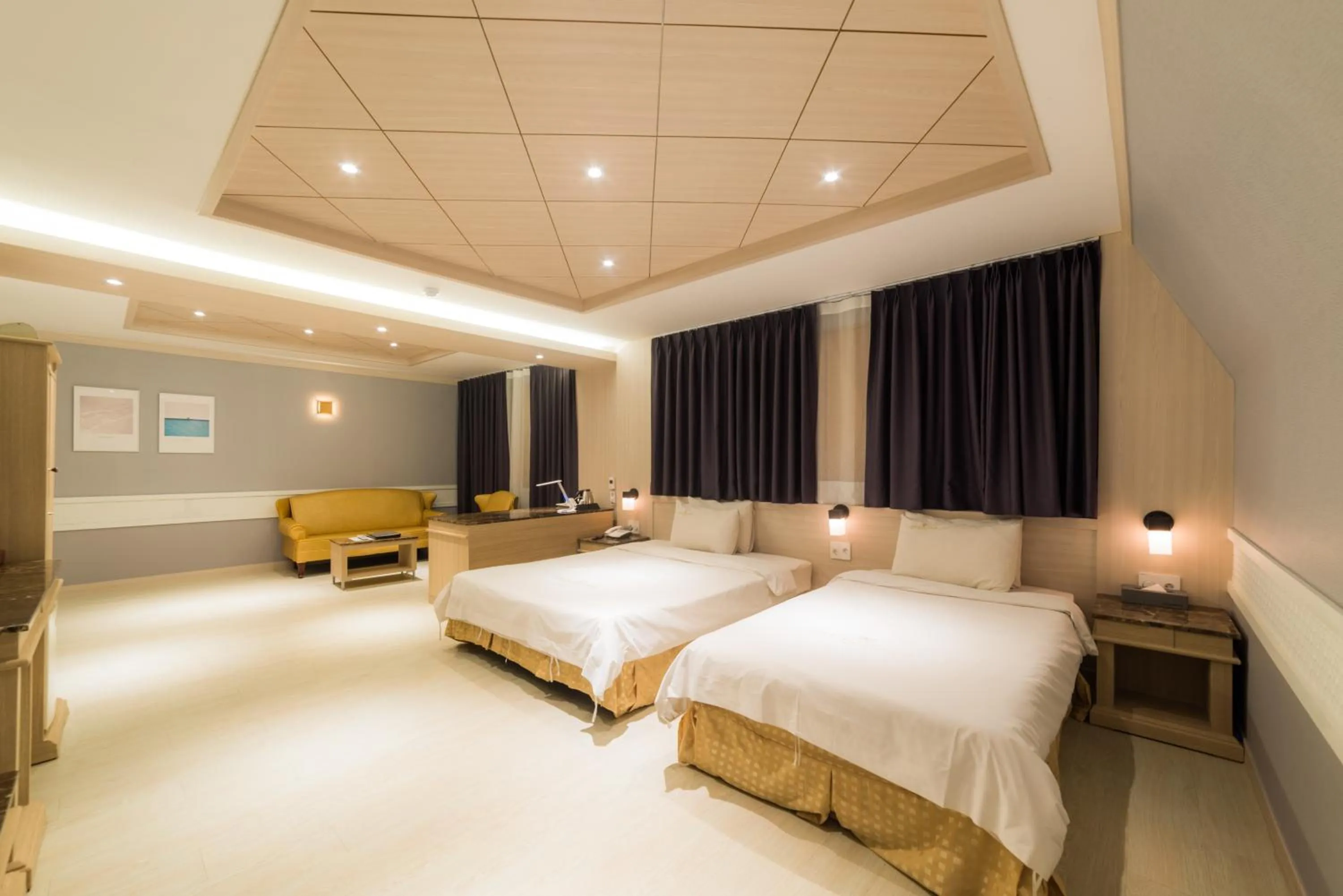 King Suite in Reborn Suwon Silkroad Hotel