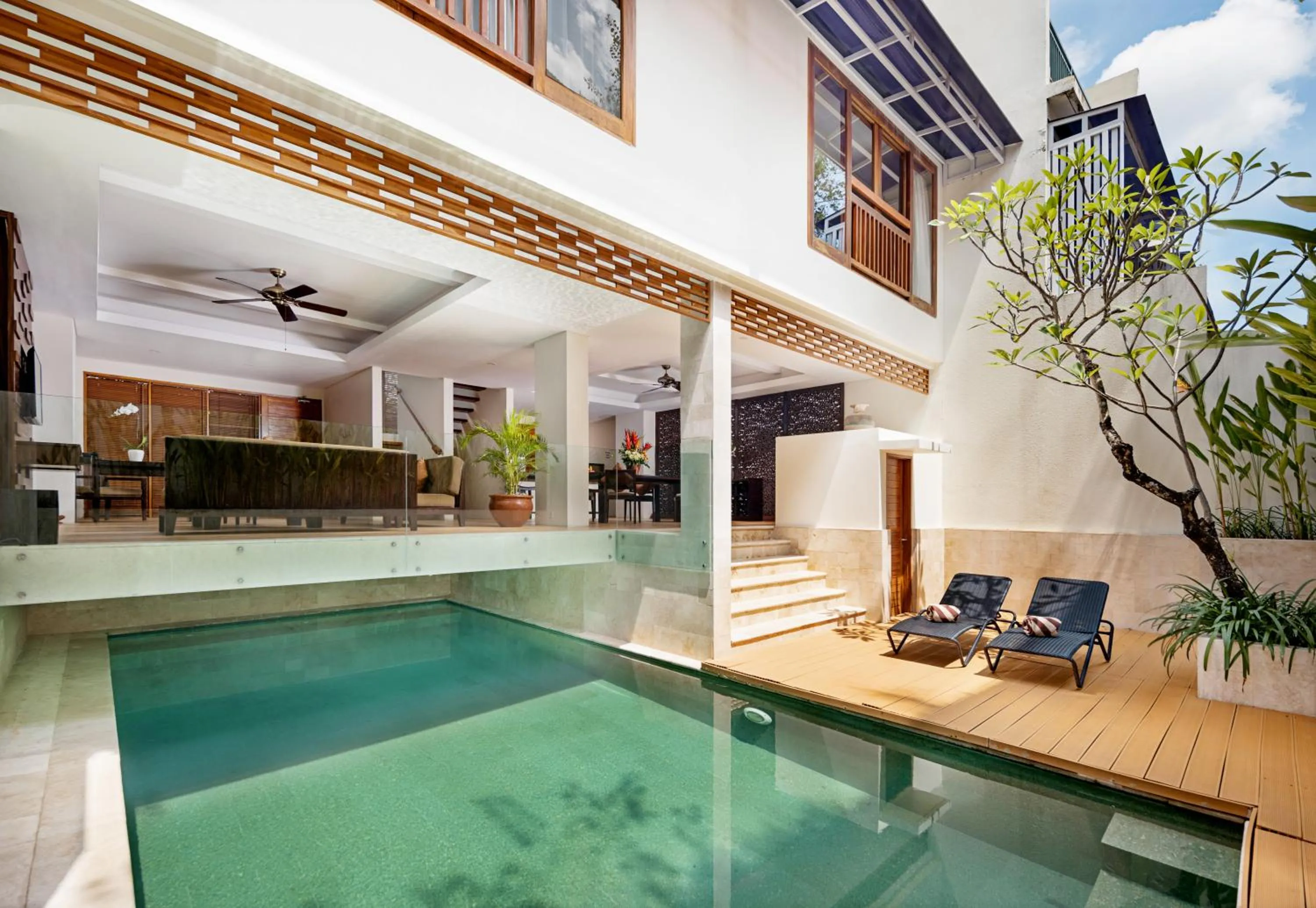 Two-Bedroom Villa with Private Pool and Bathtub in Villa Kayu Raja