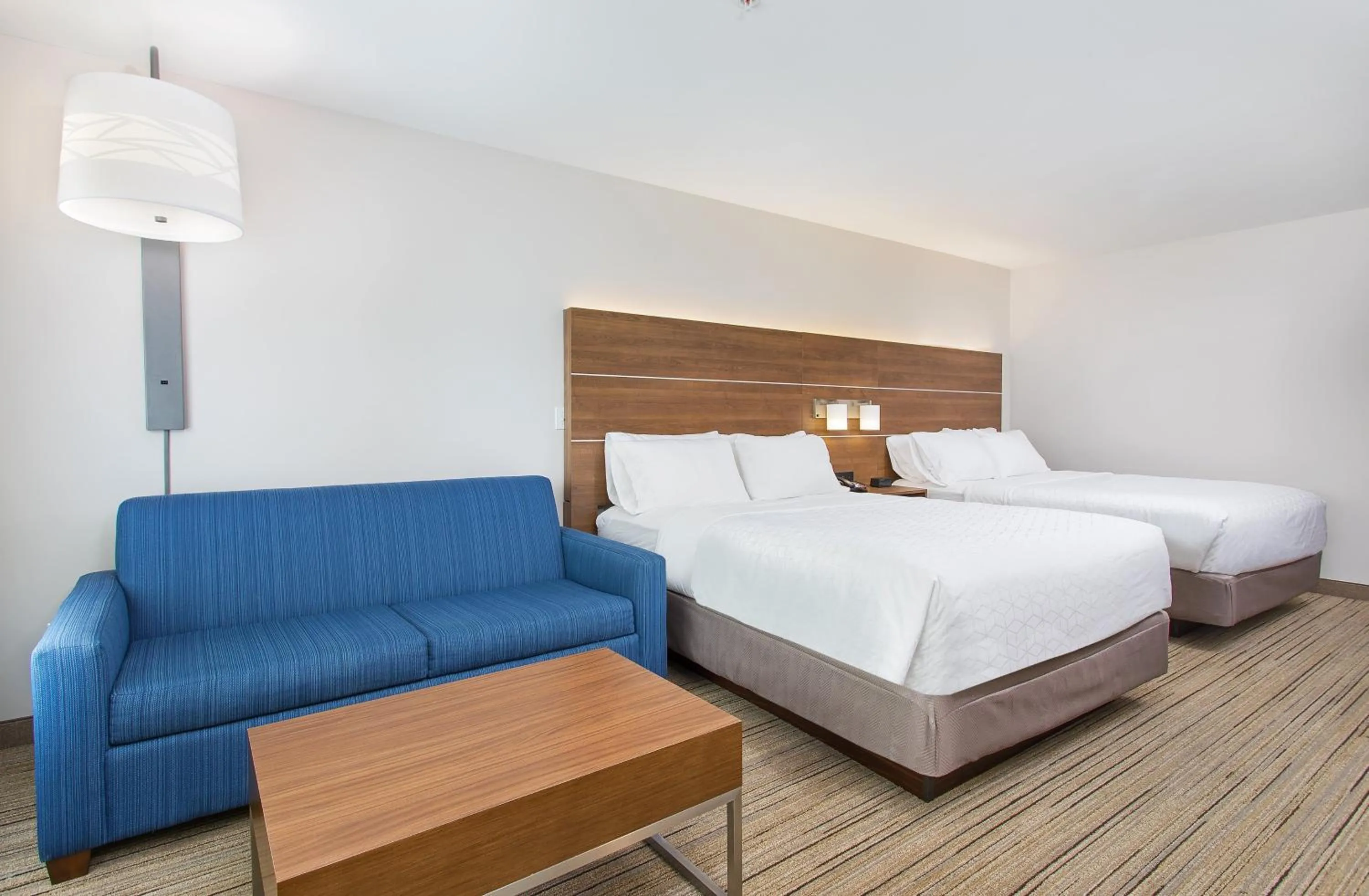 Standard Queen Room with Sofa Bed in Holiday Inn Express Williamsburg by IHG