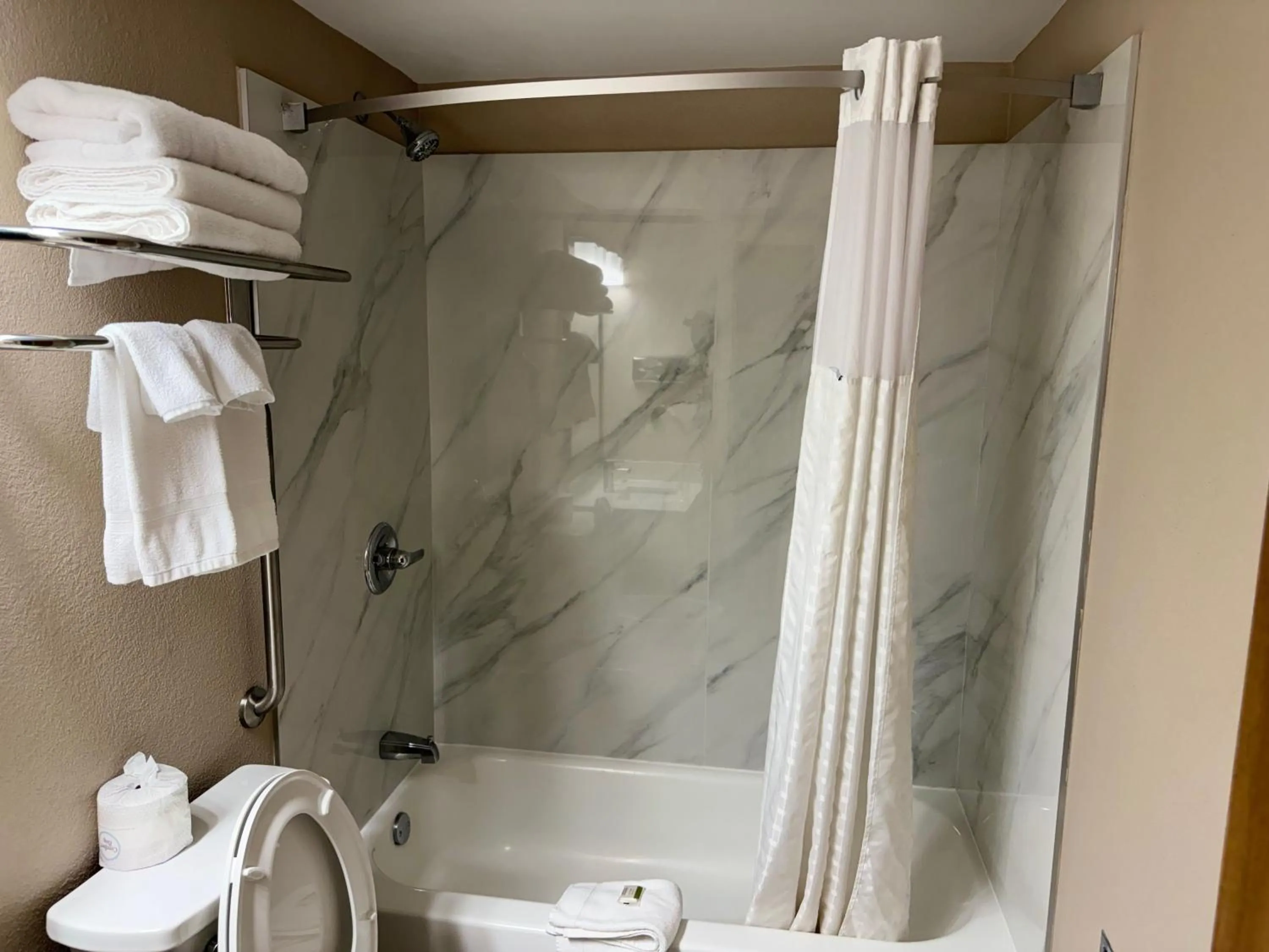 Queen Room with Two Queen Beds - Non-Smoking in Super 8 by Wyndham Mount Vernon, IL