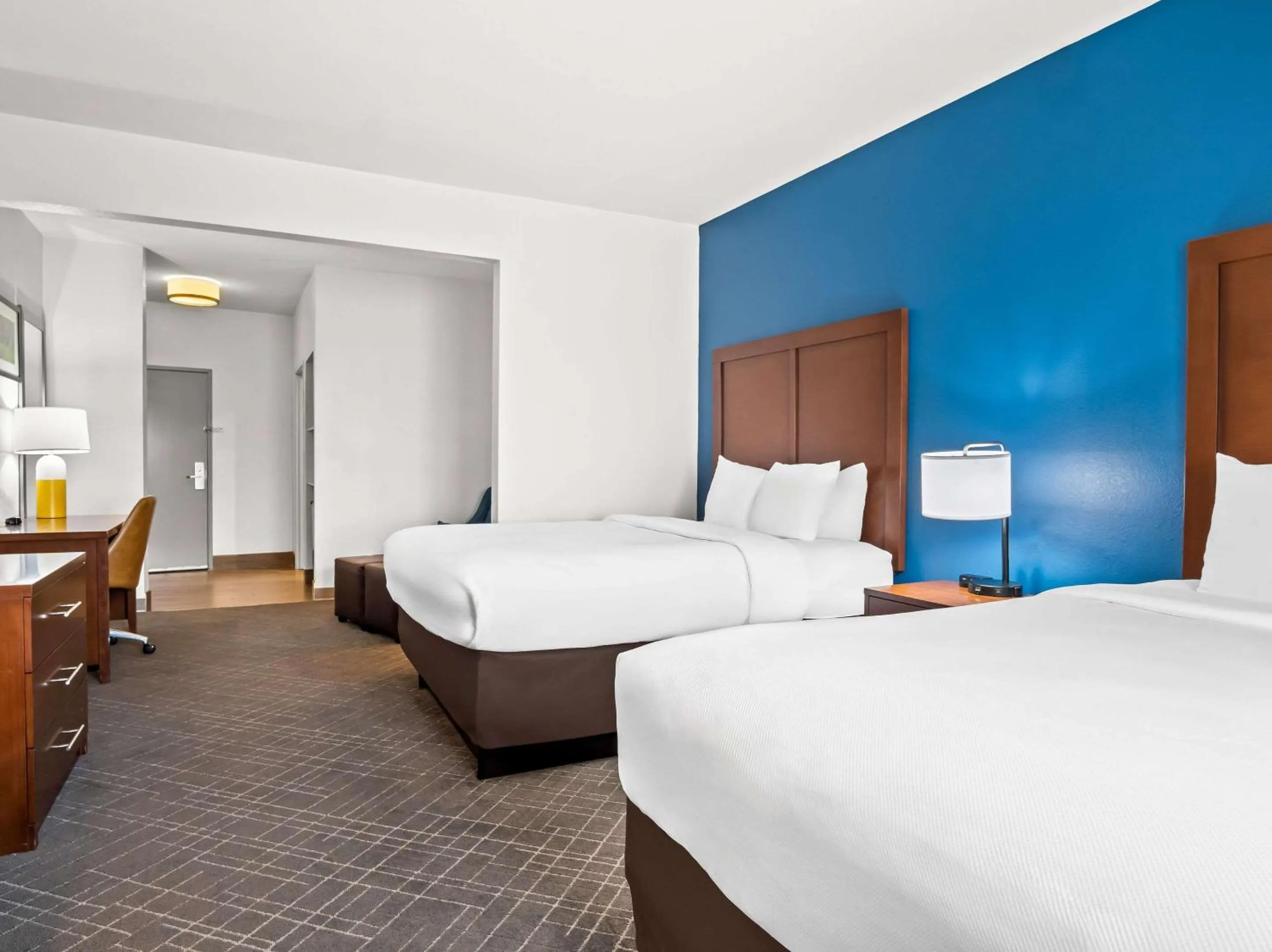 Queen Studio in Comfort Suites Lindale