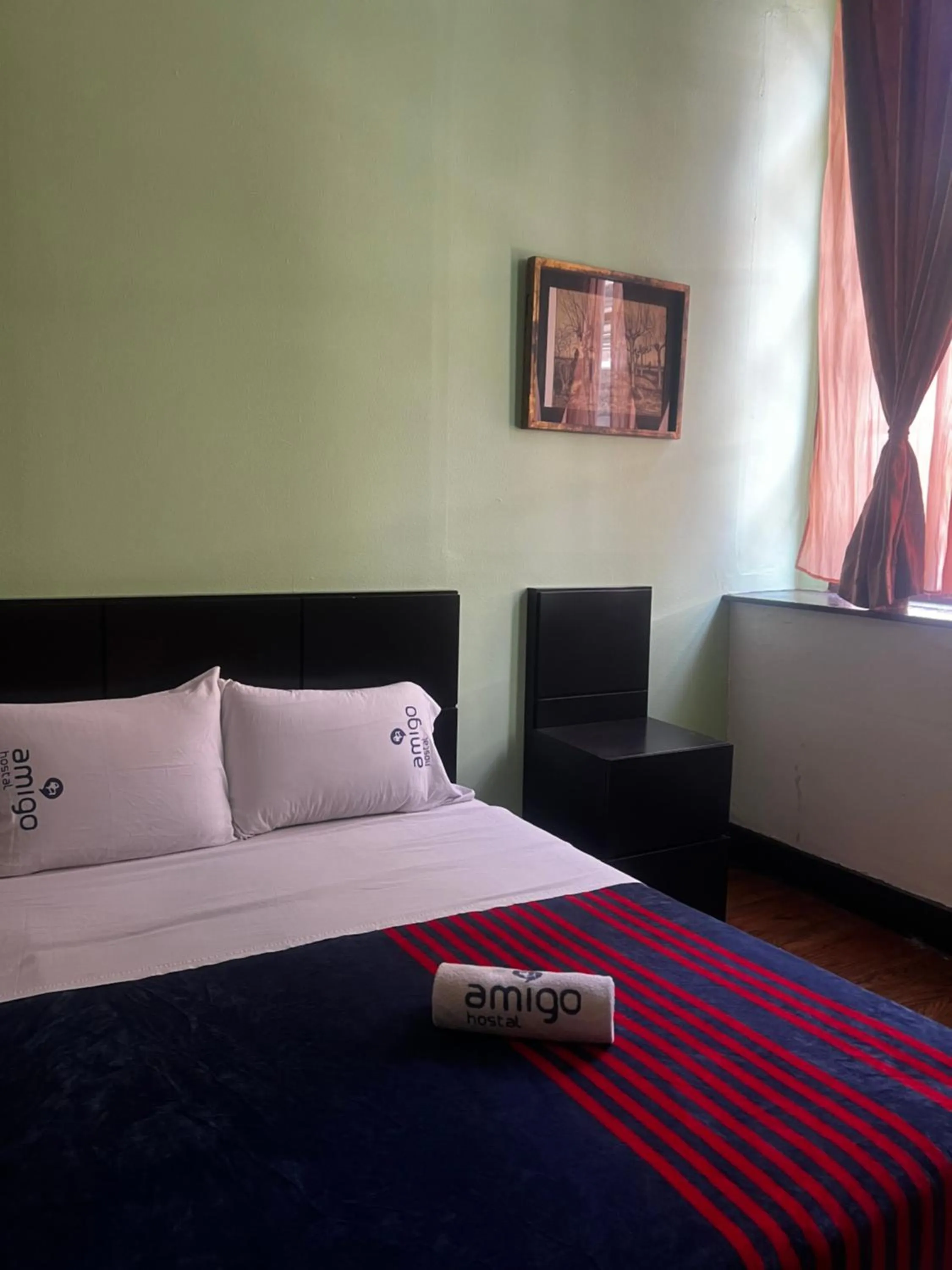 Suite with Private Bathroom in Hostal Amigo