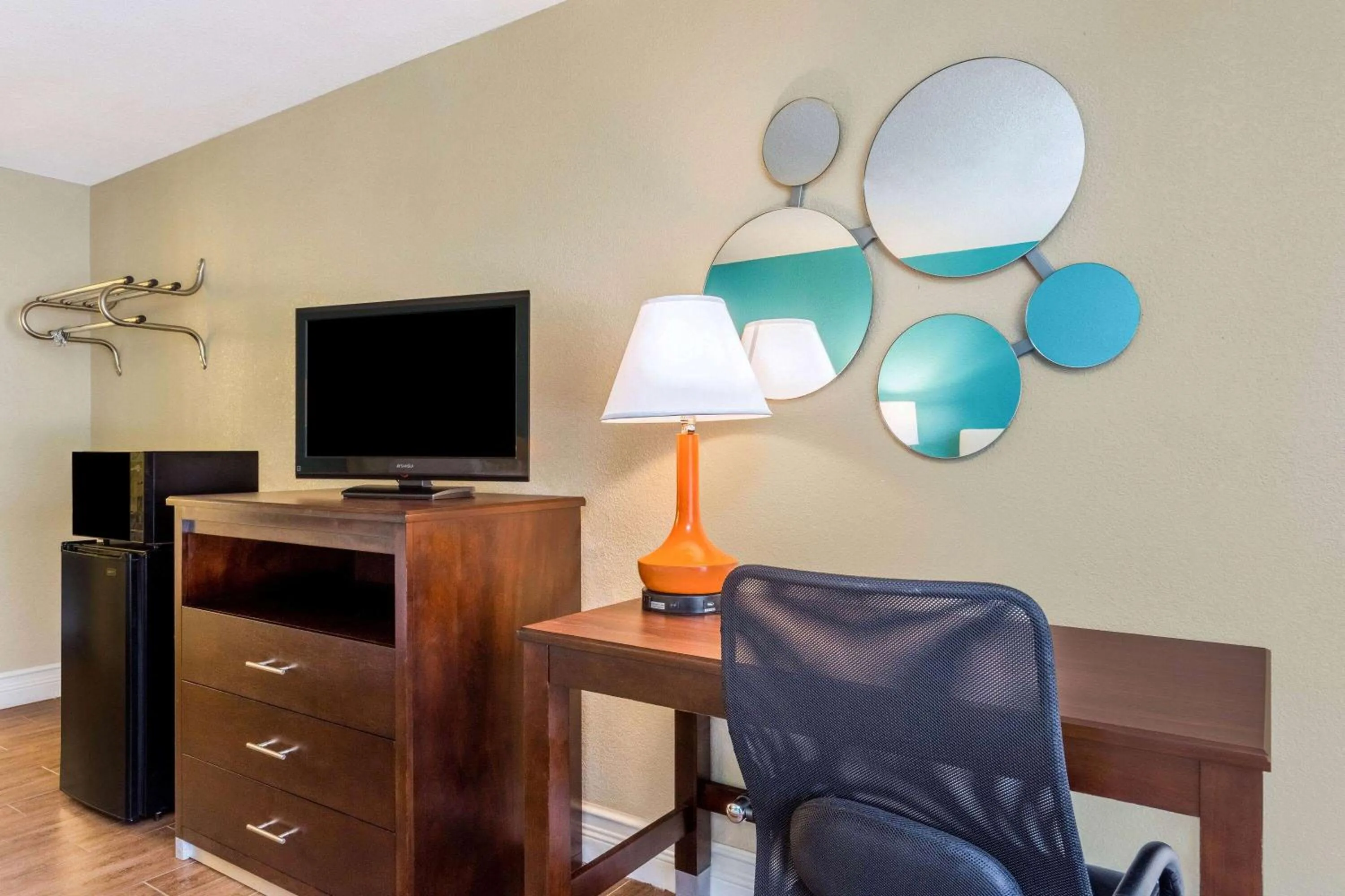 2 Queen Beds, Non-Smoking in Howard Johnson by Wyndham Lakeland