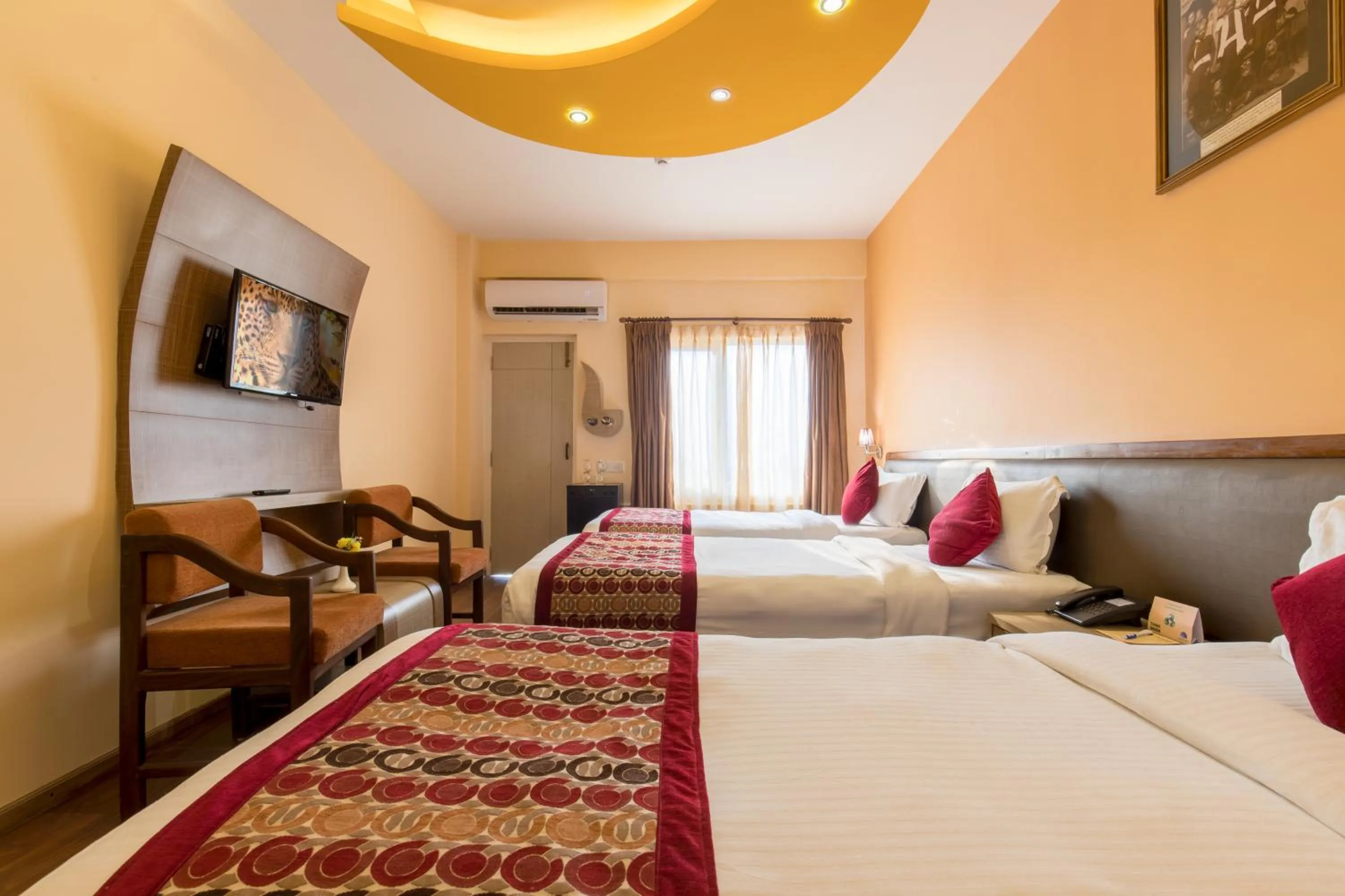 Deluxe Family Room with 24 hours Check-In, 20% off on First Spa Treatment & One-Way Complimentary Airport Transfer - single occupancy in Hotel Moonlight