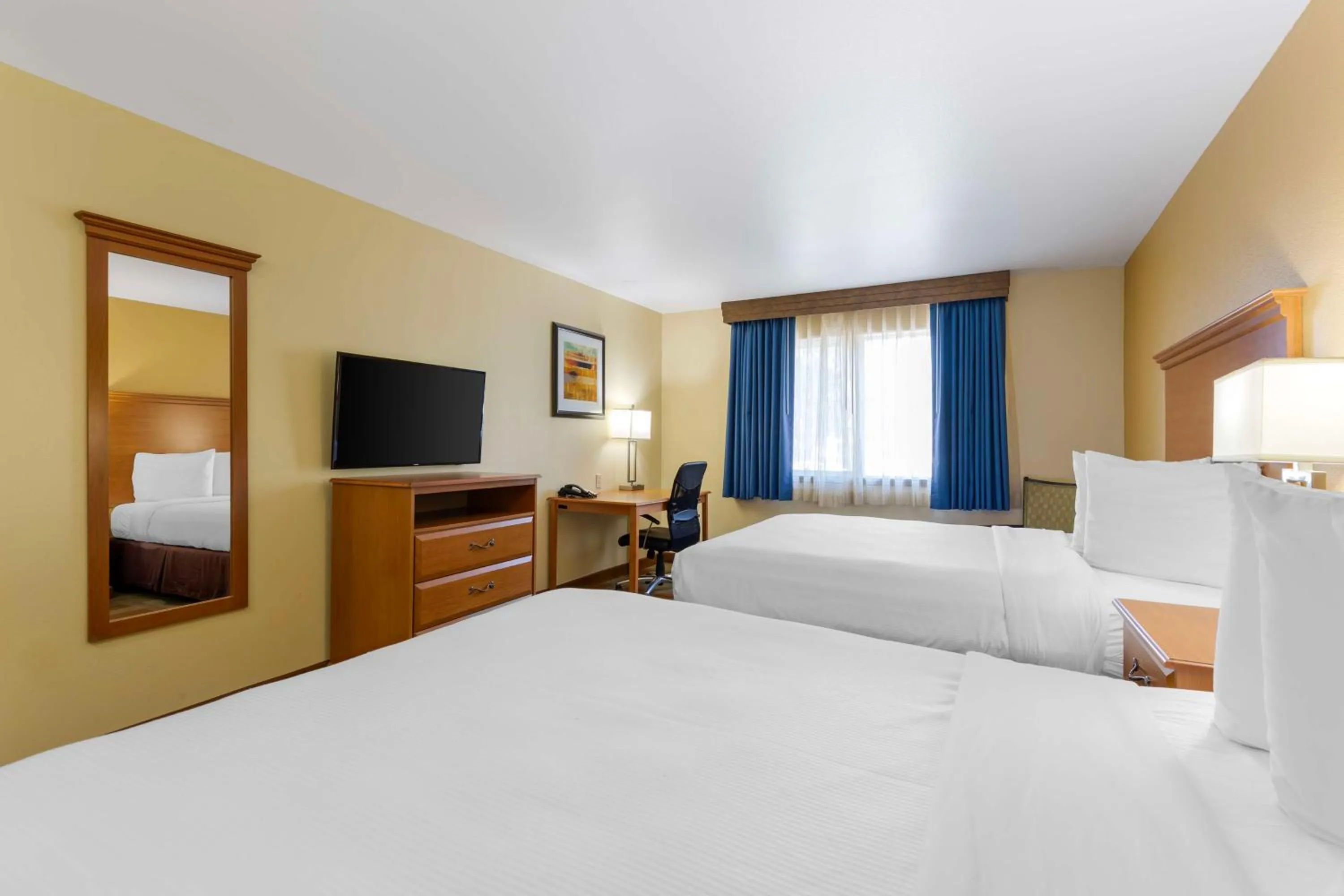Queen Room with Two Queen Beds - Non-Smoking in Best Western Kiva Inn