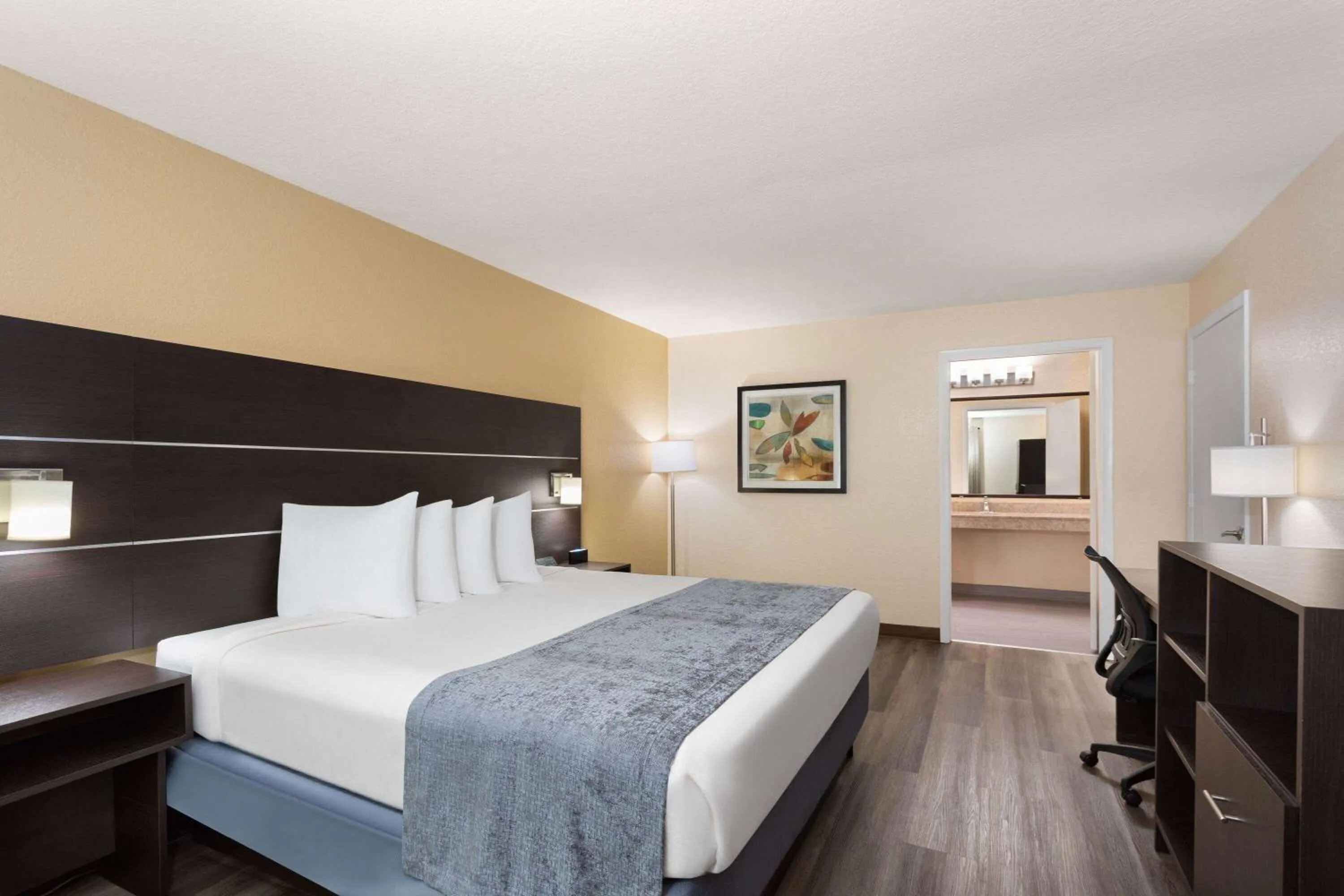 King Studio Suite - Non-Smoking in Baymont by Wyndham Punta Gorda/Port Charlotte