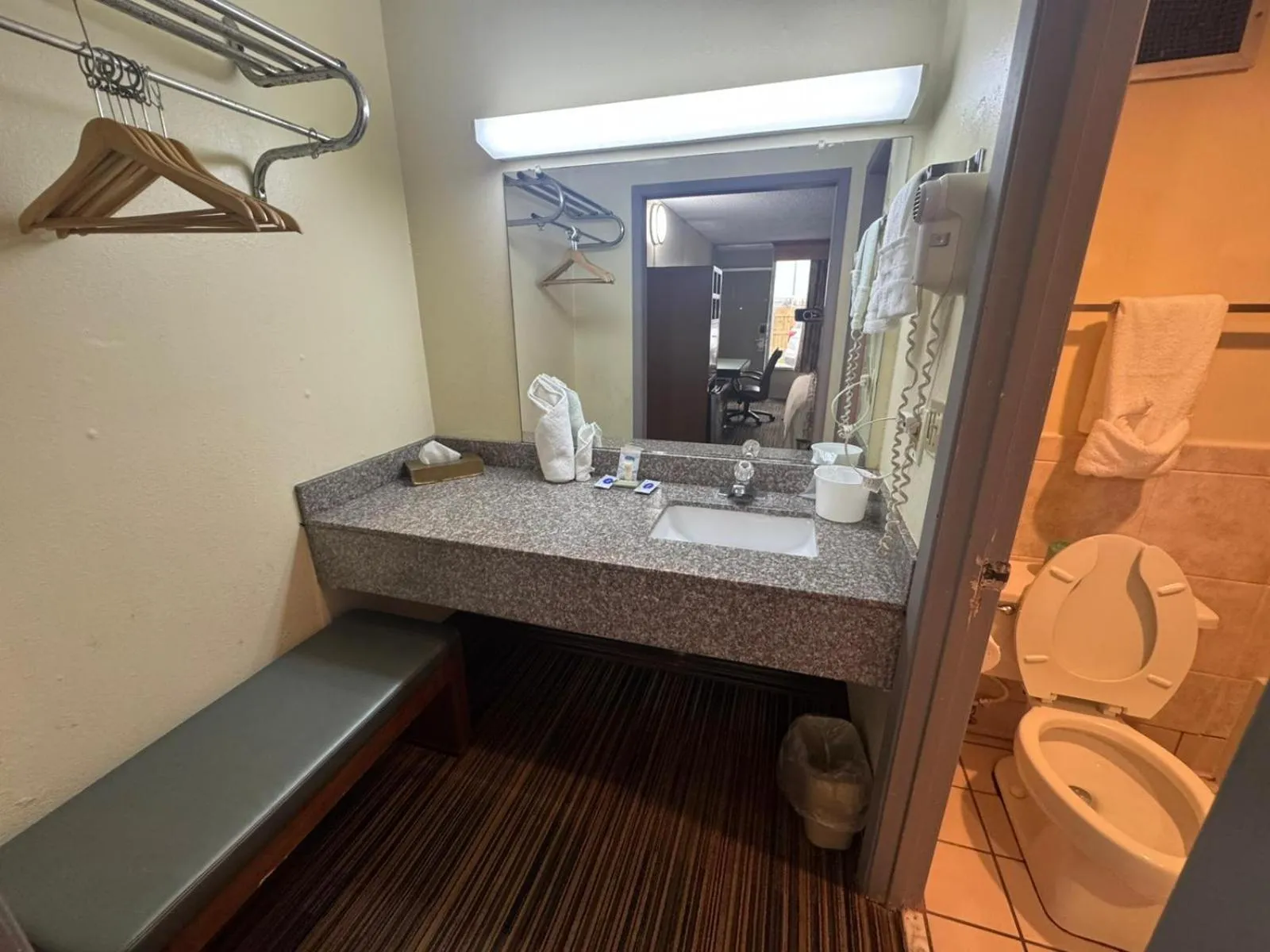 Deluxe King Room - single occupancy in Discovery Inn Lafayette