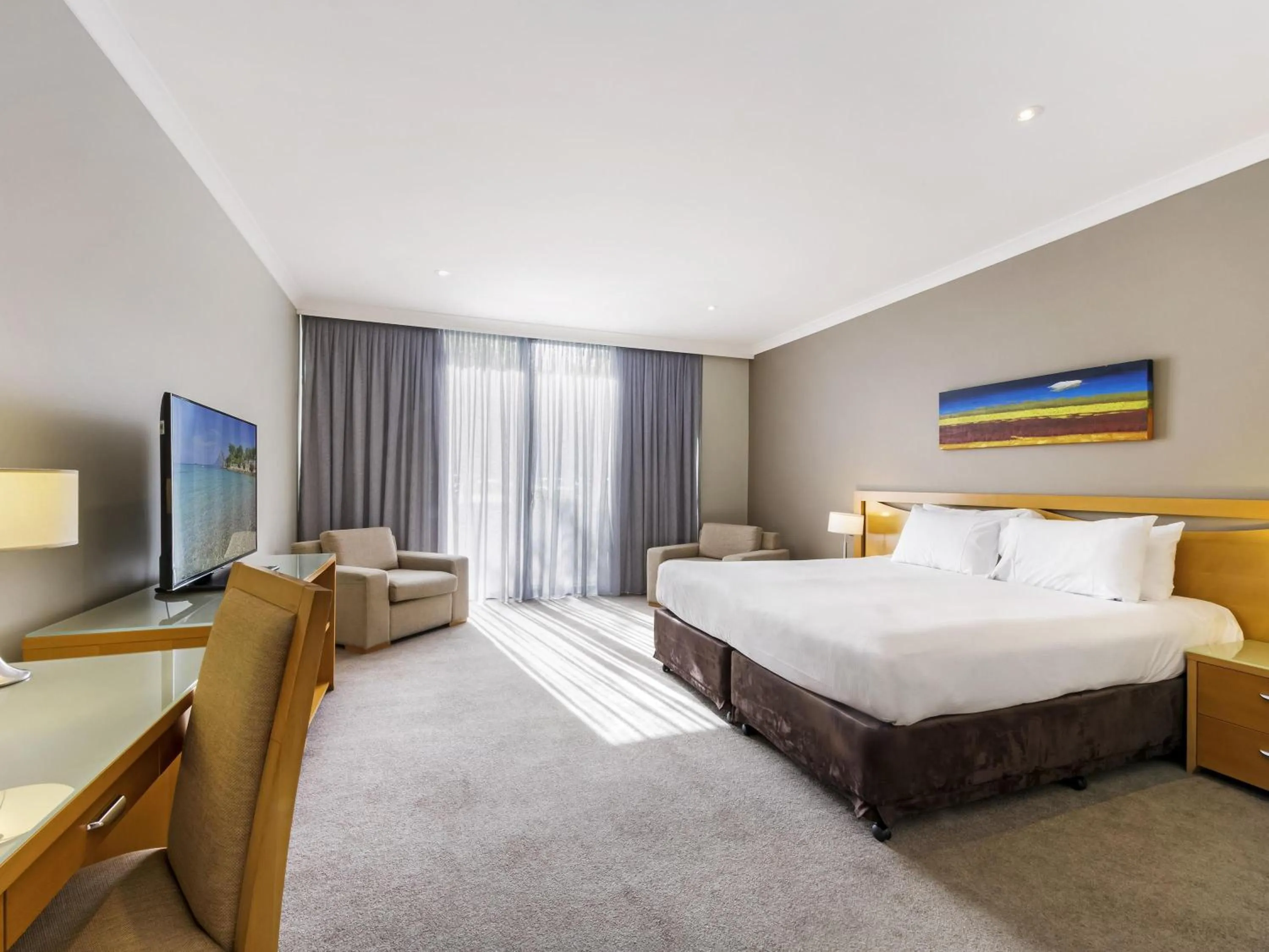 Standard King Room in Mercure Kooindah Waters Central Coast
