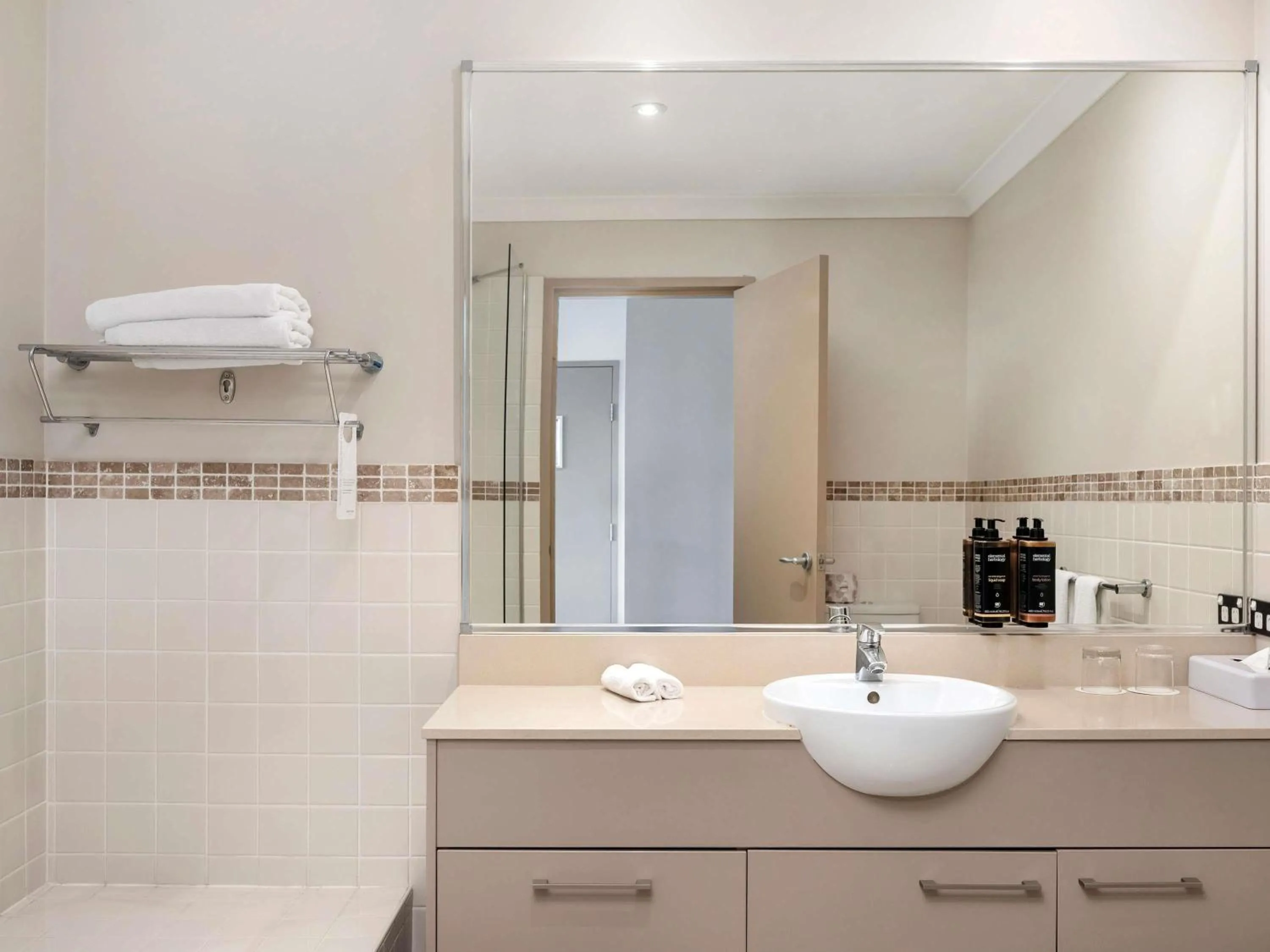 Superior King Room with Golf View  in Mercure Kooindah Waters Central Coast