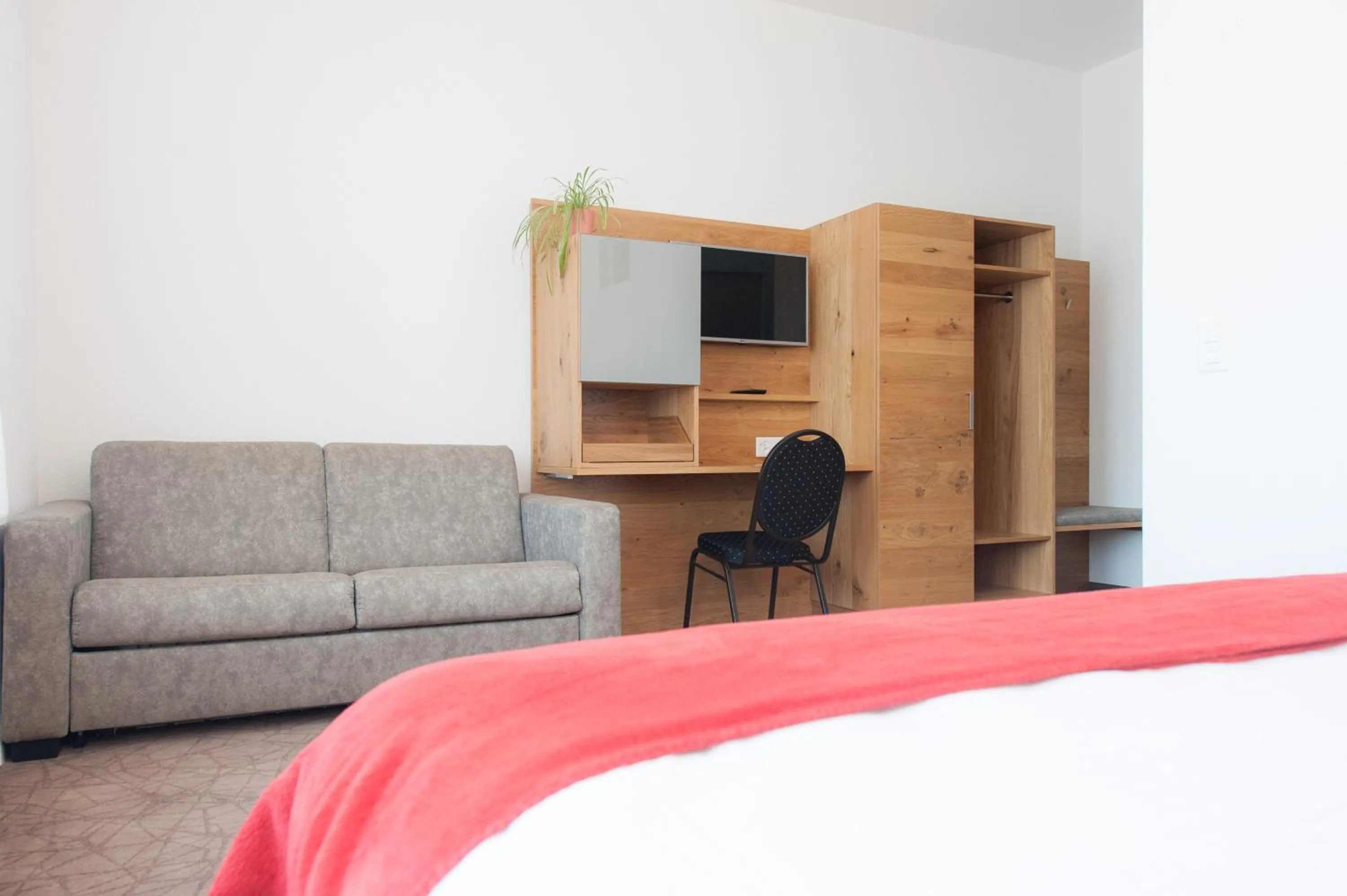 Premium Quadruple Room in Hotel Acacia