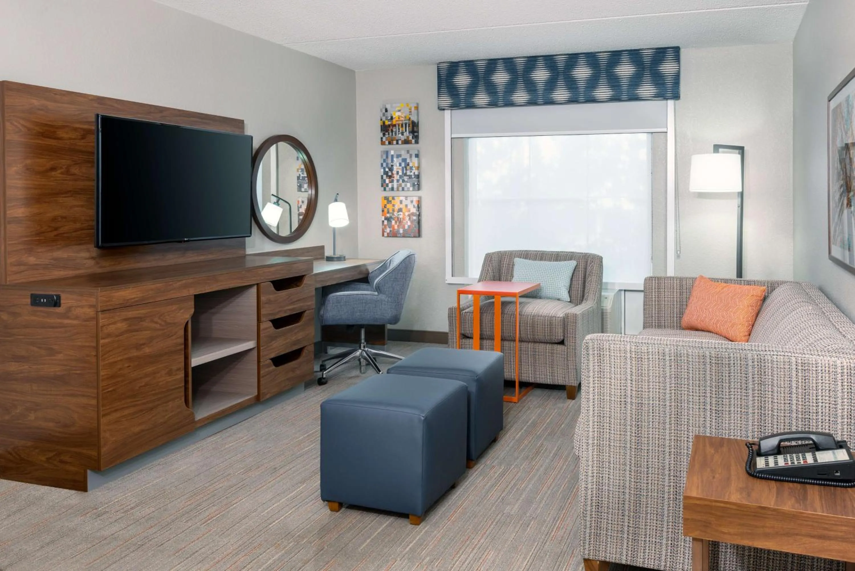 Queen Room with Two Queen Beds (4 Adults) in Hampton Inn & Suites Charlottesville at the University