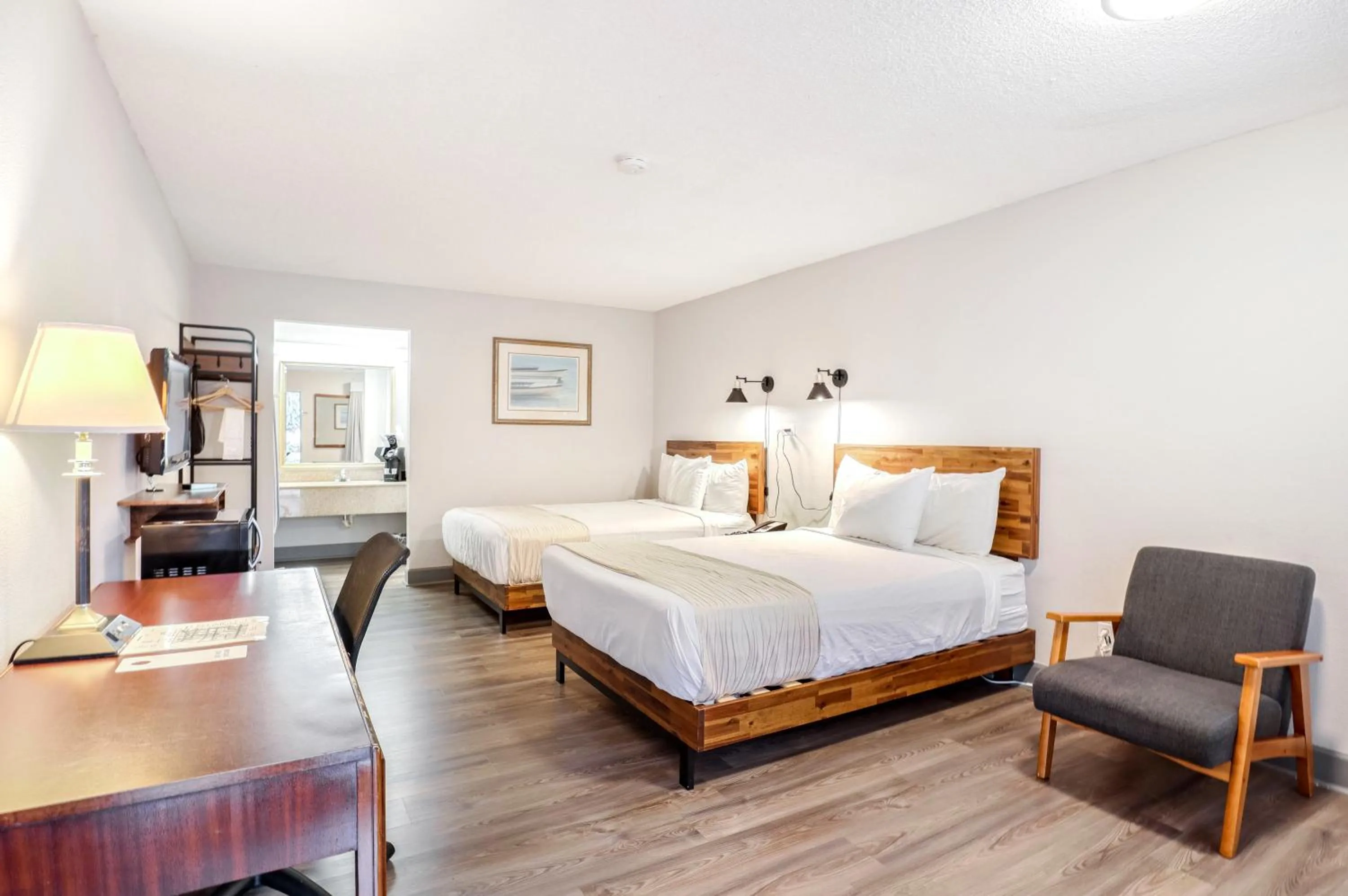 Double Room with Two Double Beds and Pool View - Non-Smoking in The Guest Lodge Gainesville