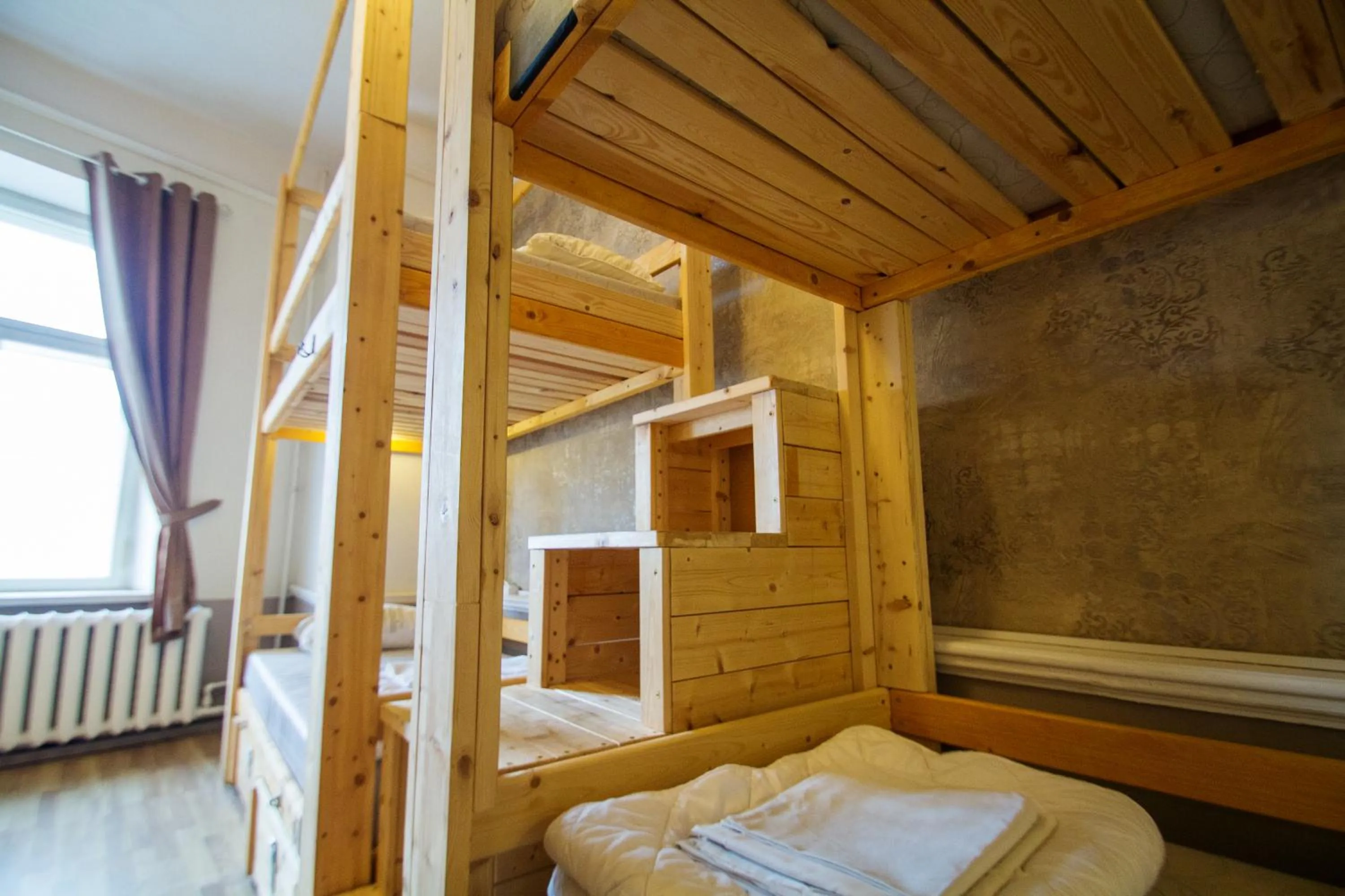 8-Bed Private Room in Imaginary Hostel