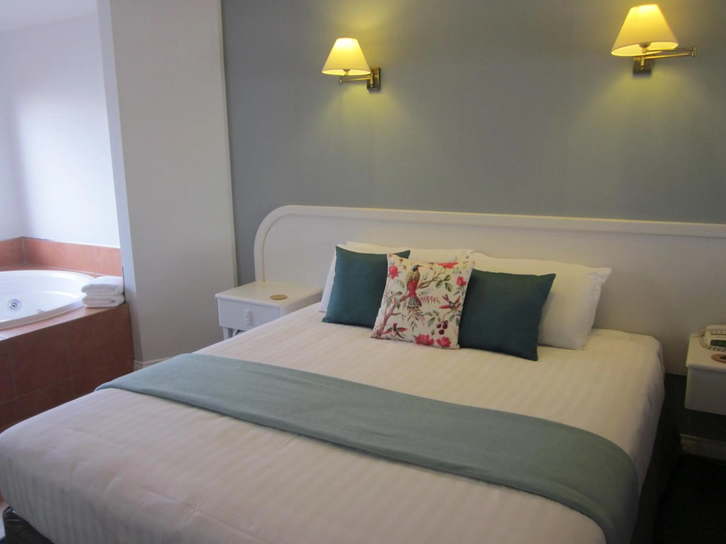 Family Studio with City View in Beachfront Motel