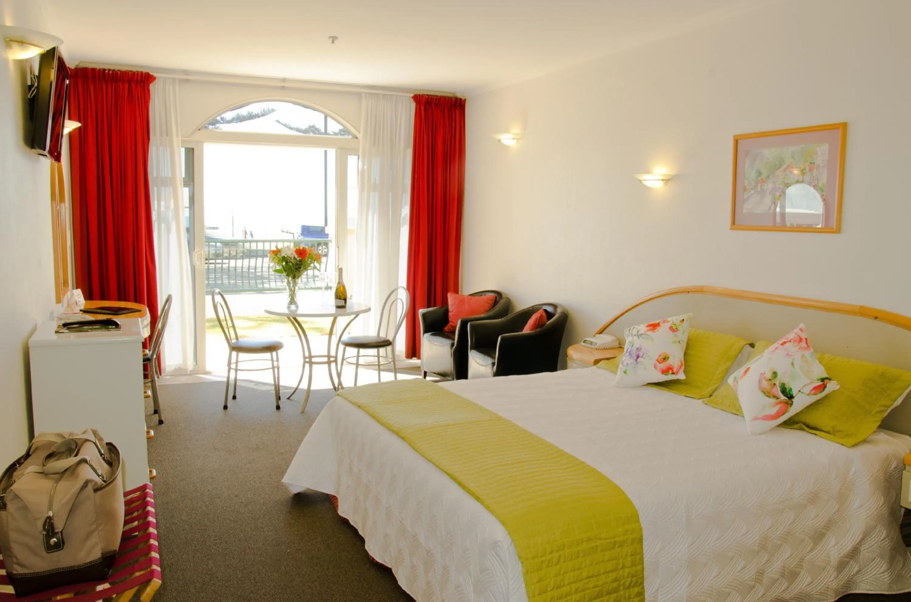 Executive Studio with Ocean View in Beachfront Motel