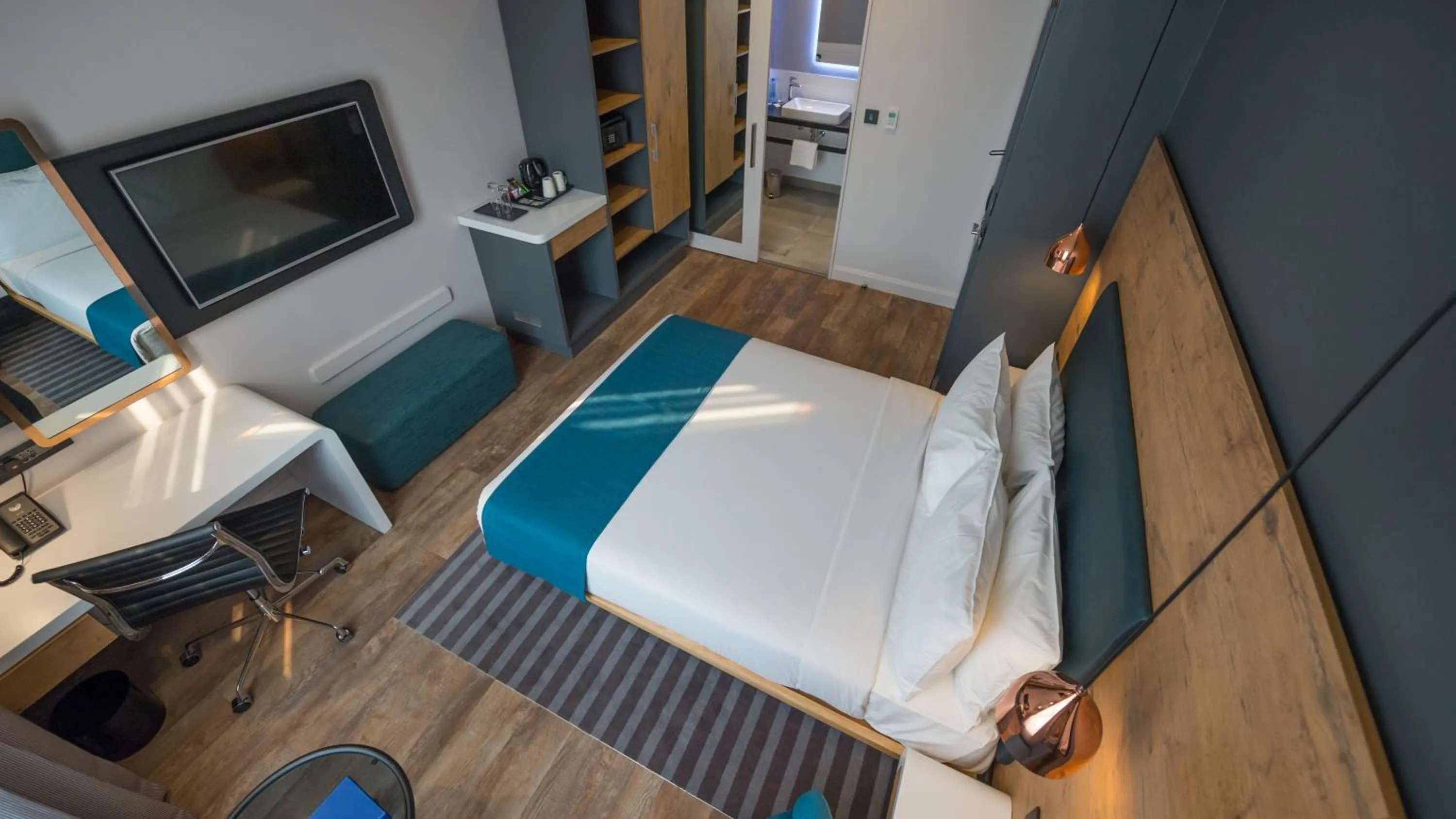 Standard Queen Room Non Smoking Pool Facing - single occupancy in Garden Court Kitwe