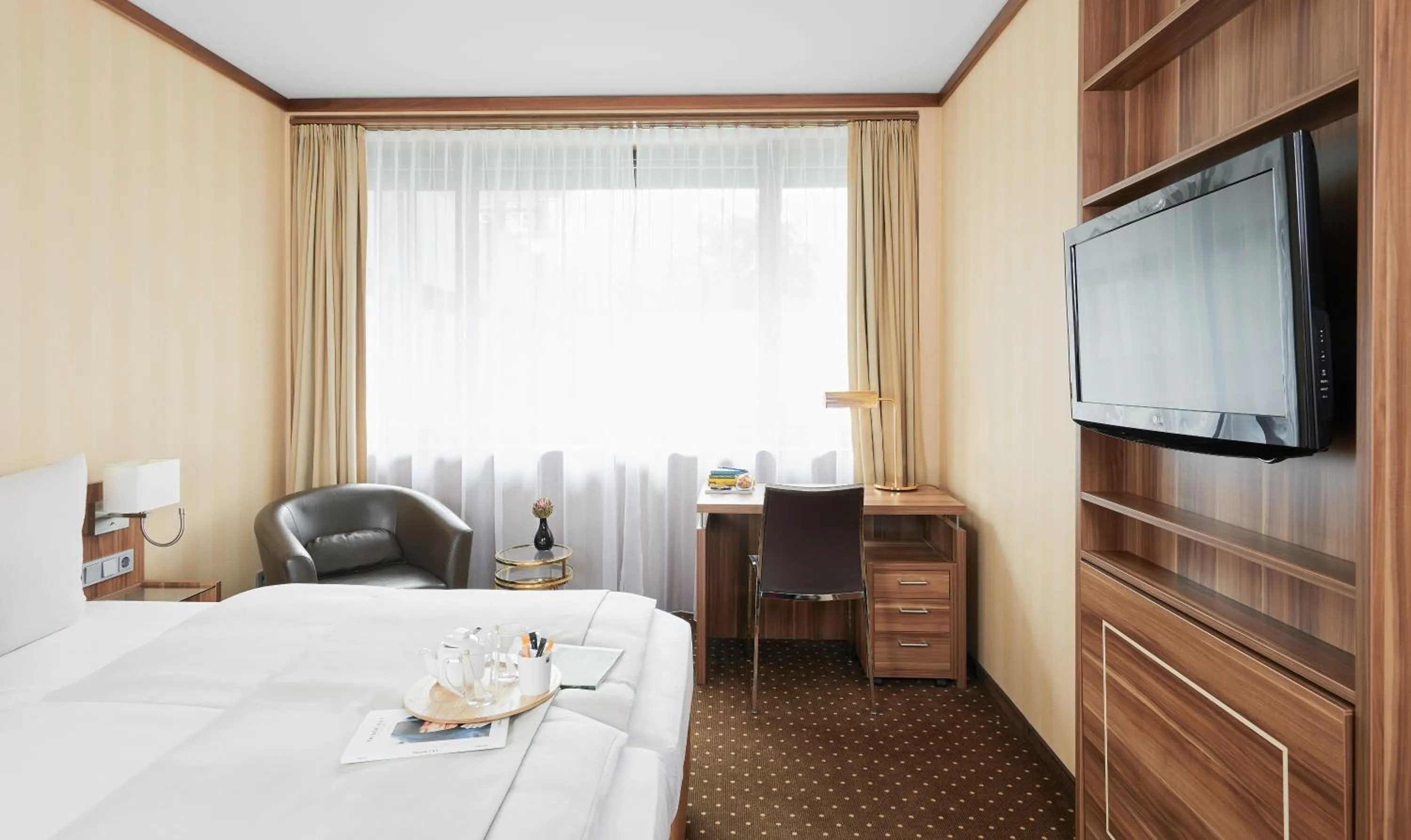 Business Plus Double or Twin Room in Living Hotel Düsseldorf