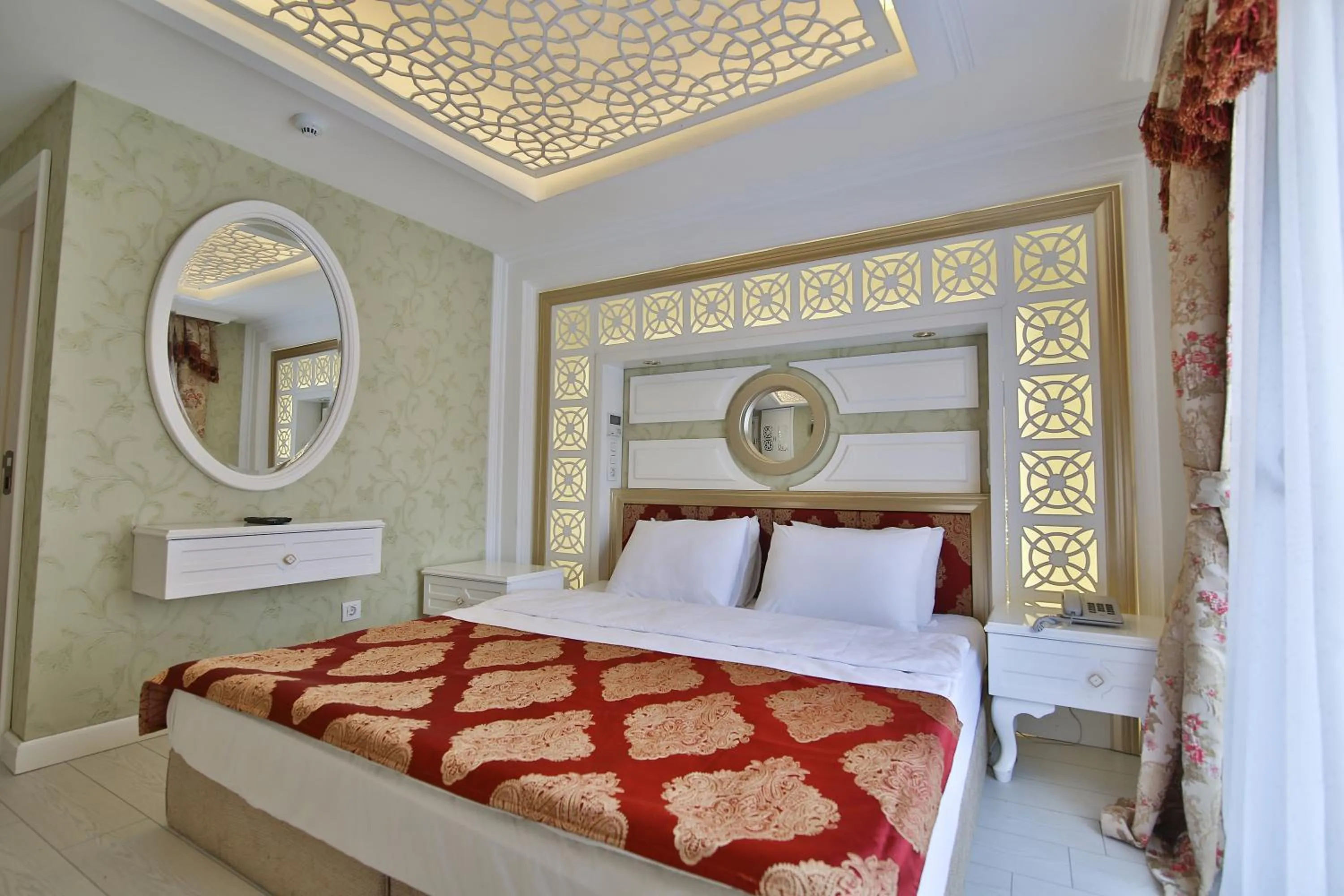 Economy Double Room in Hotel Queens Land