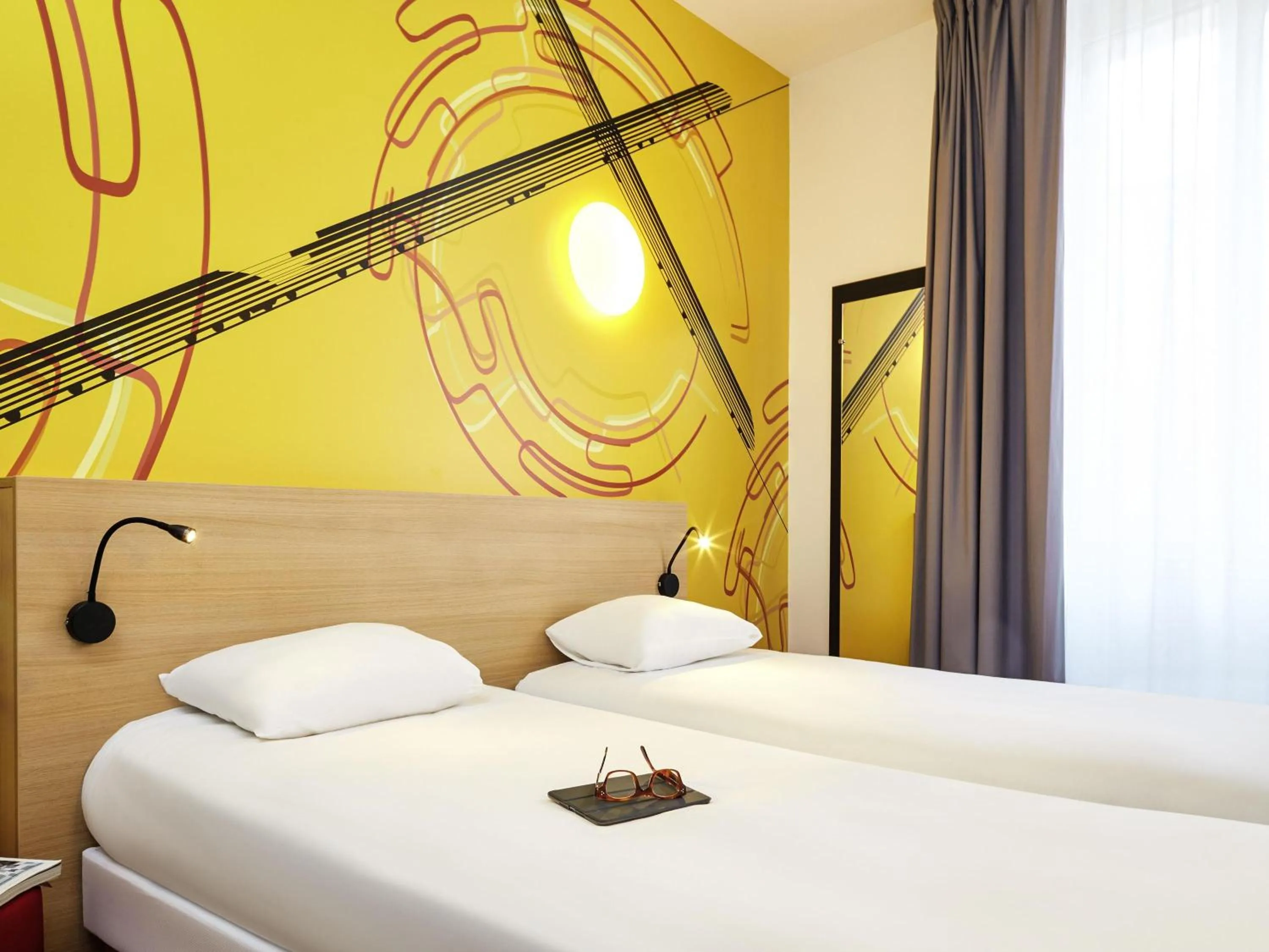 Standard Twin Room in ibis Styles Marseille Gare Saint-Charles