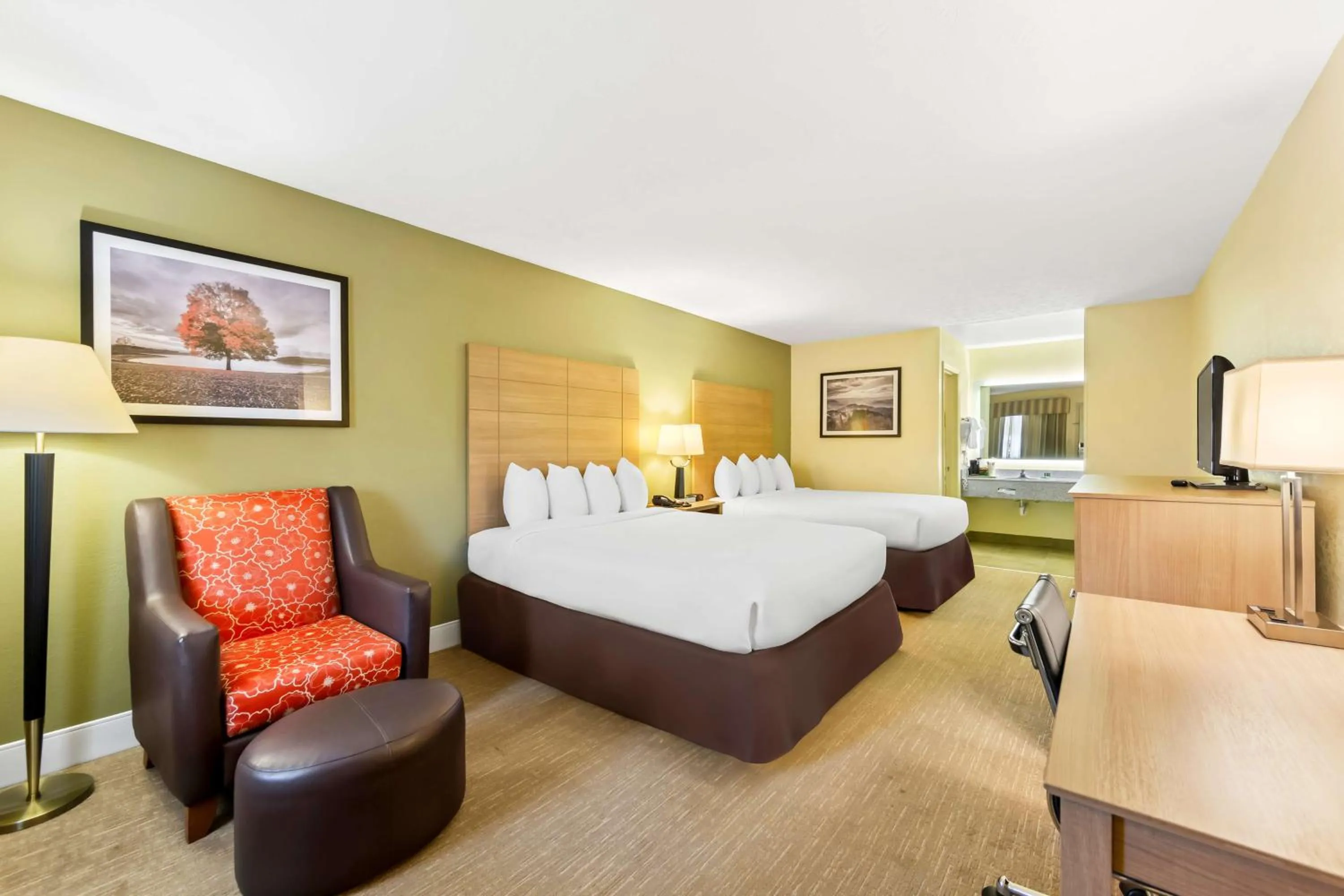 Queen Room with Two Queen Beds - Non-Smoking in Best Western Dayton