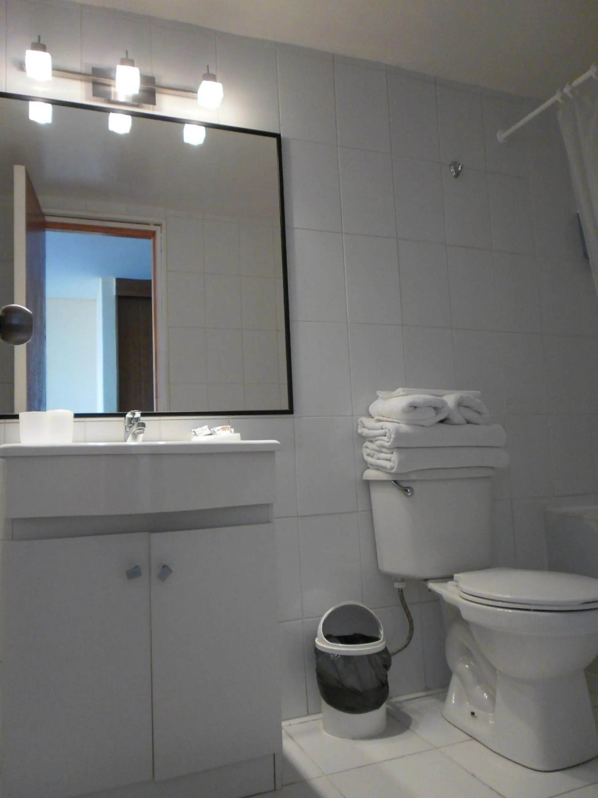 Superior Twin Room with City View - single occupancy in Hotel Canto del Mar